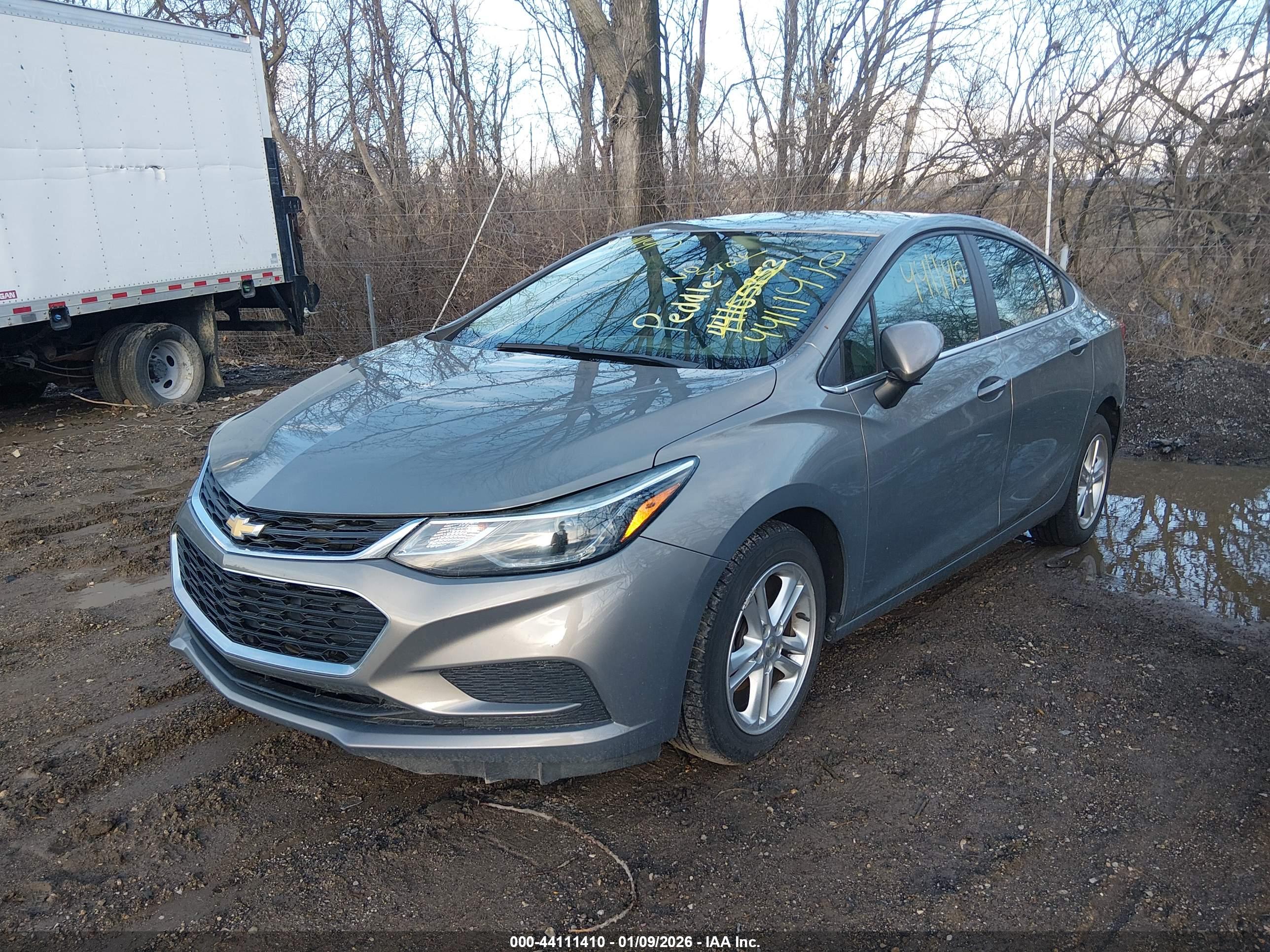 CHEVROLET CRUZE image 2