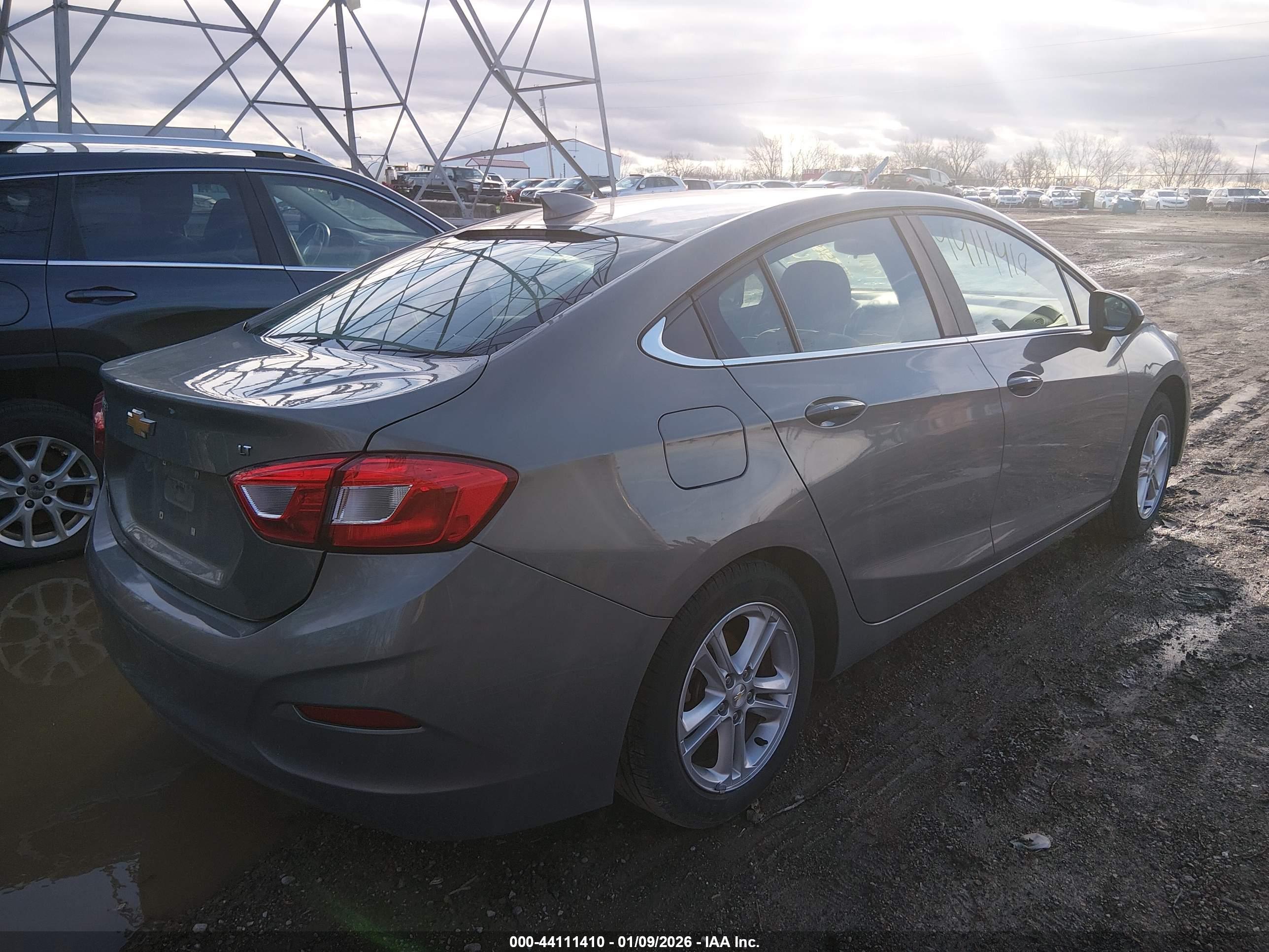 CHEVROLET CRUZE image 4