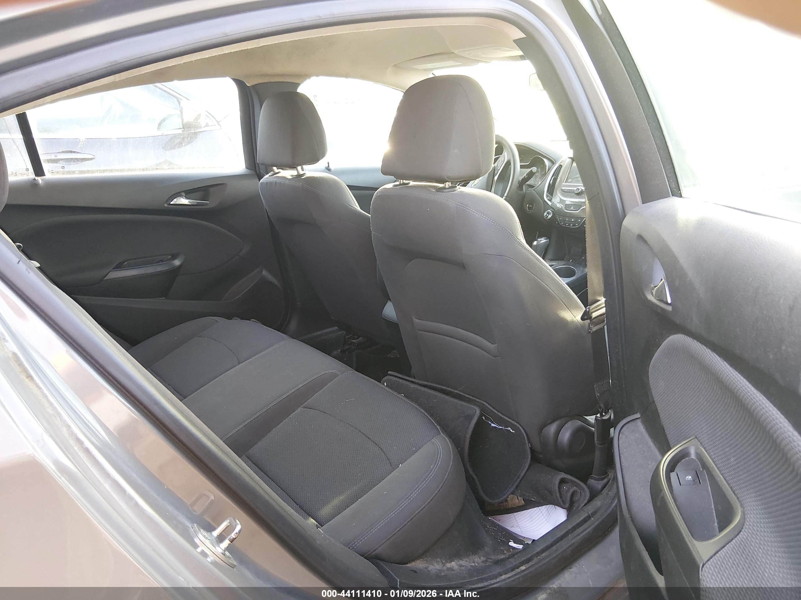 CHEVROLET CRUZE image 8