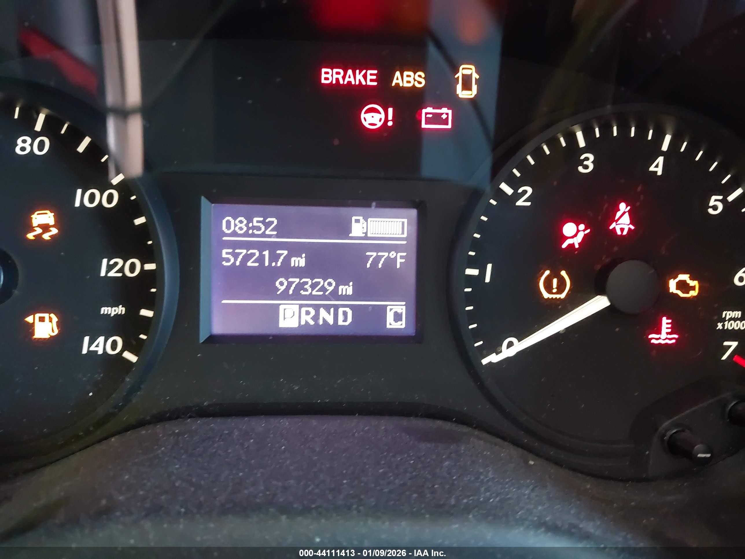 MERCEDES-BENZ METRIS image 7
