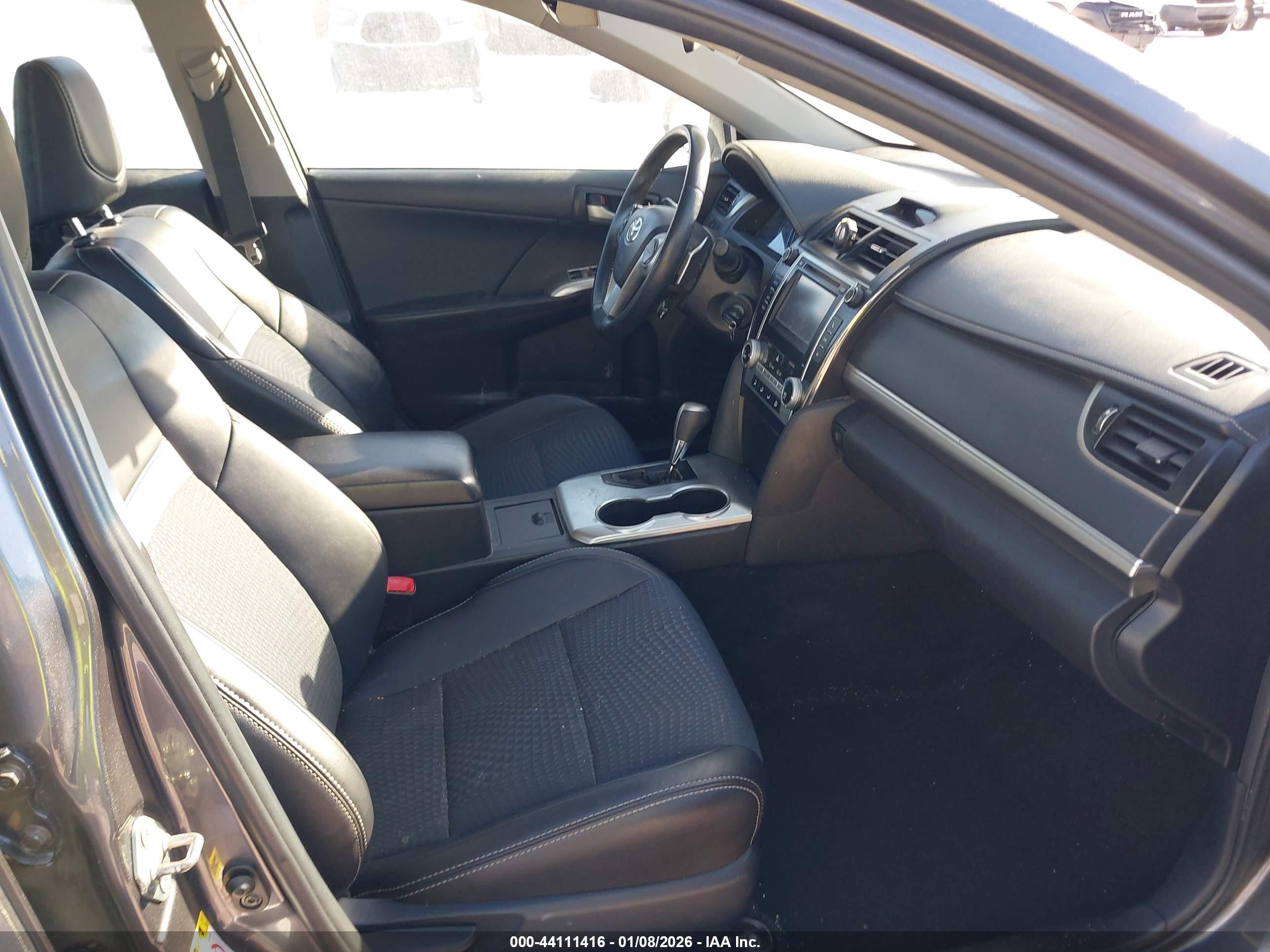 TOYOTA CAMRY image 5