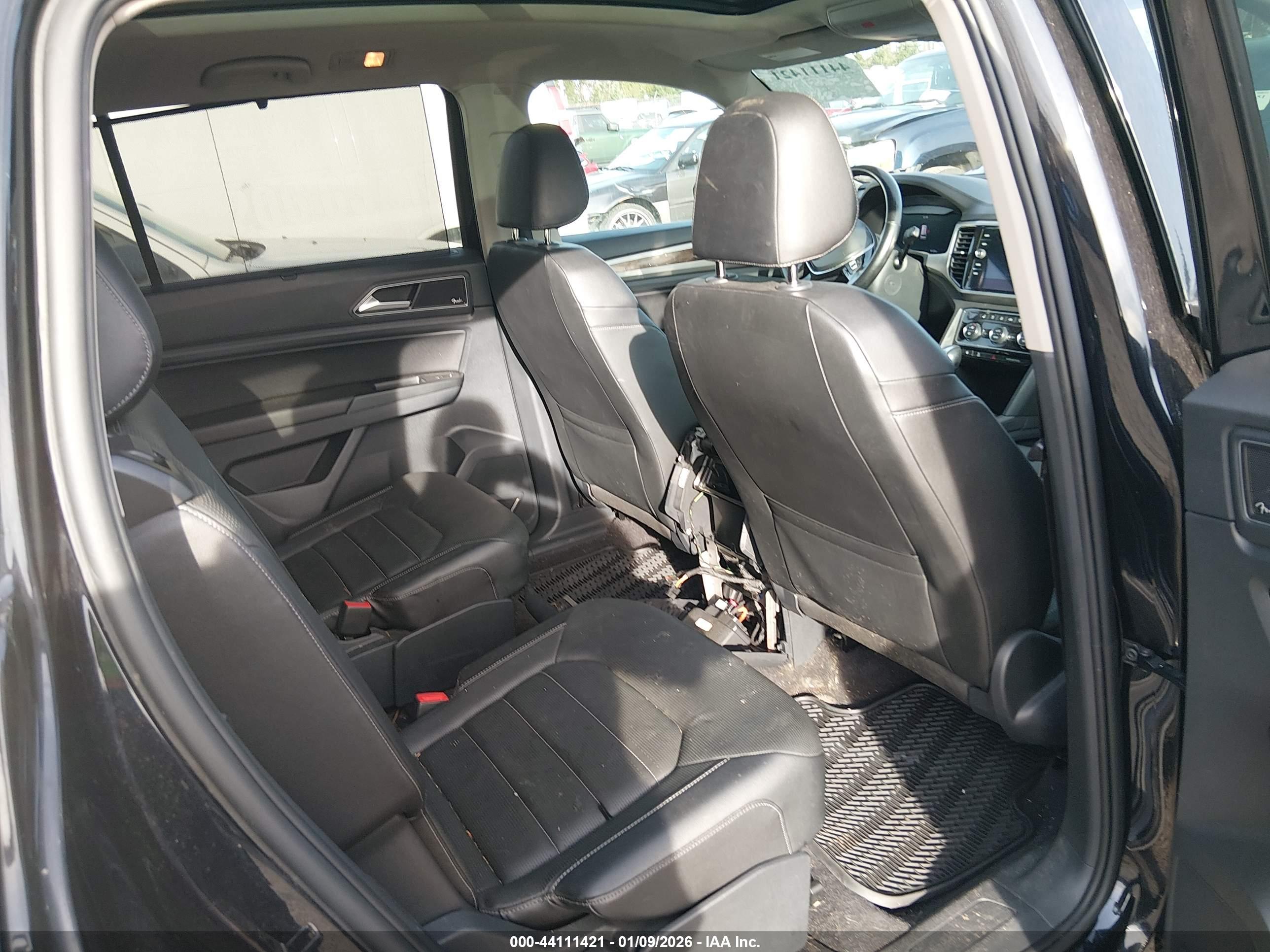 VOLKSWAGEN ATLAS image 8