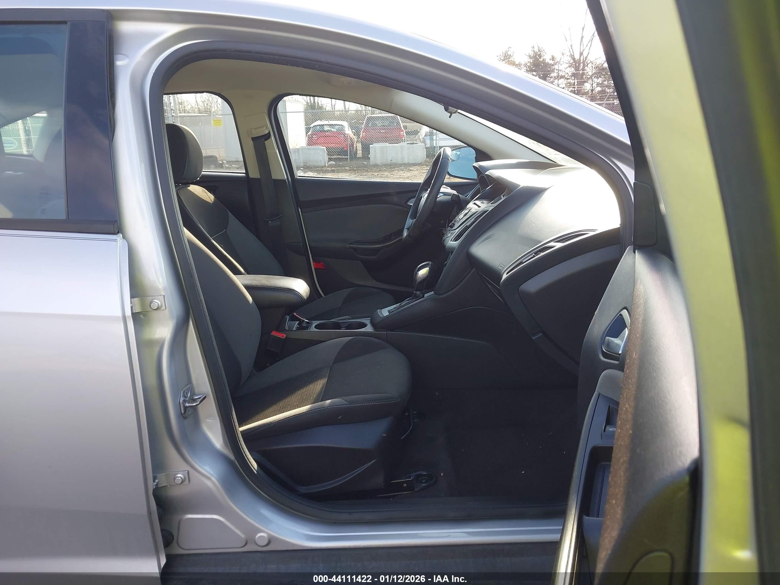 FORD FOCUS image 5