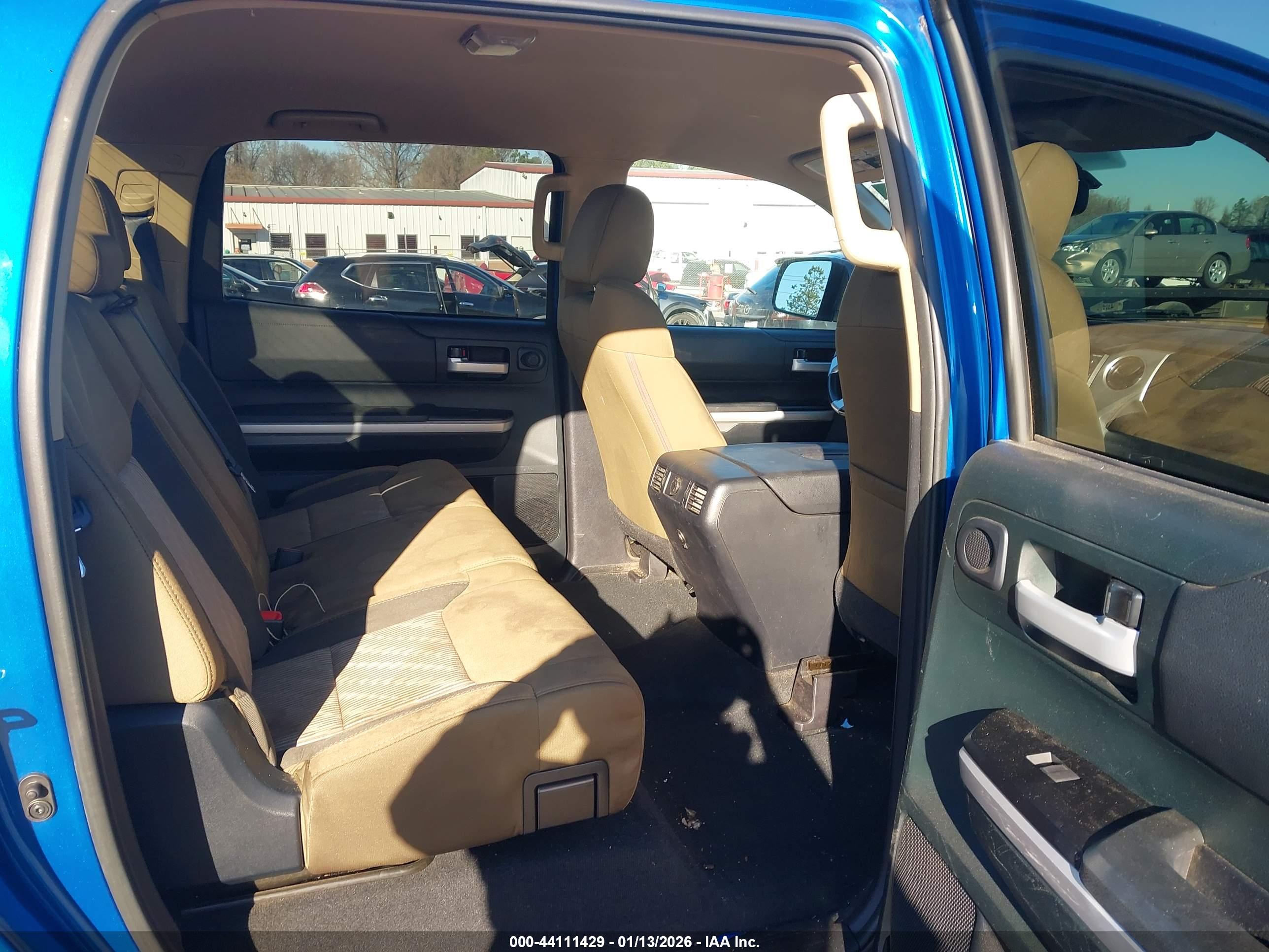 TOYOTA TUNDRA image 8