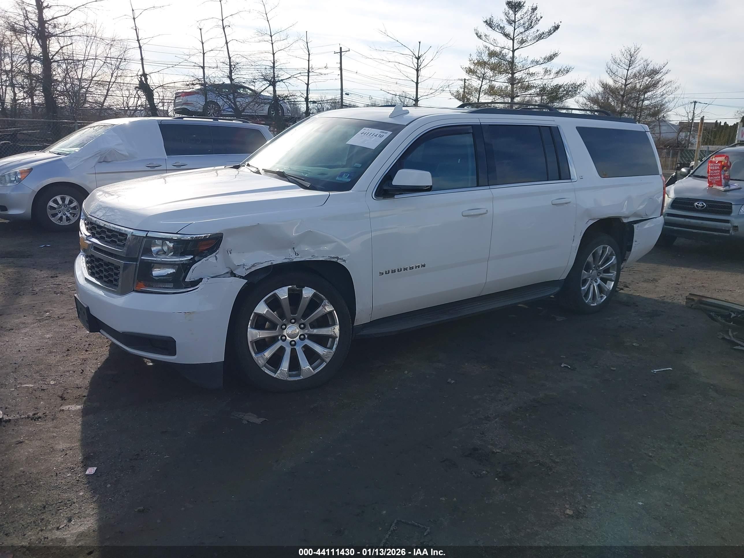 CHEVROLET SUBURBAN image 2