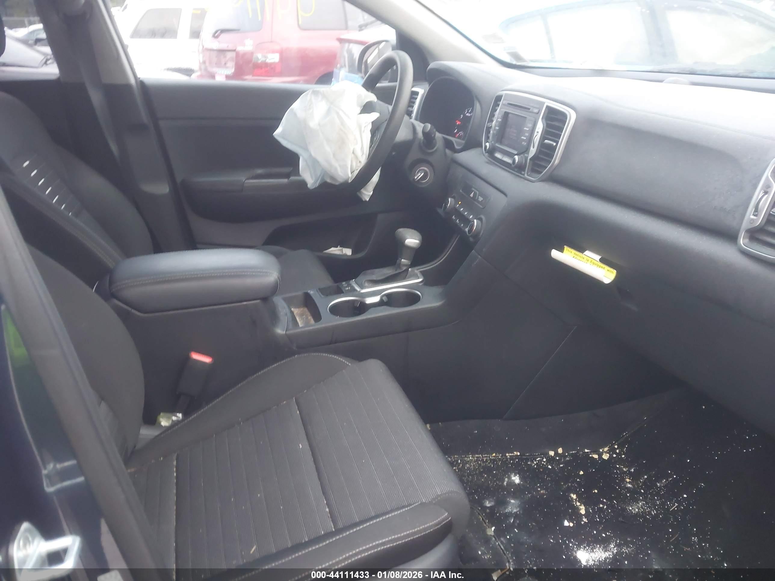 KIA SPORTAGE image 5