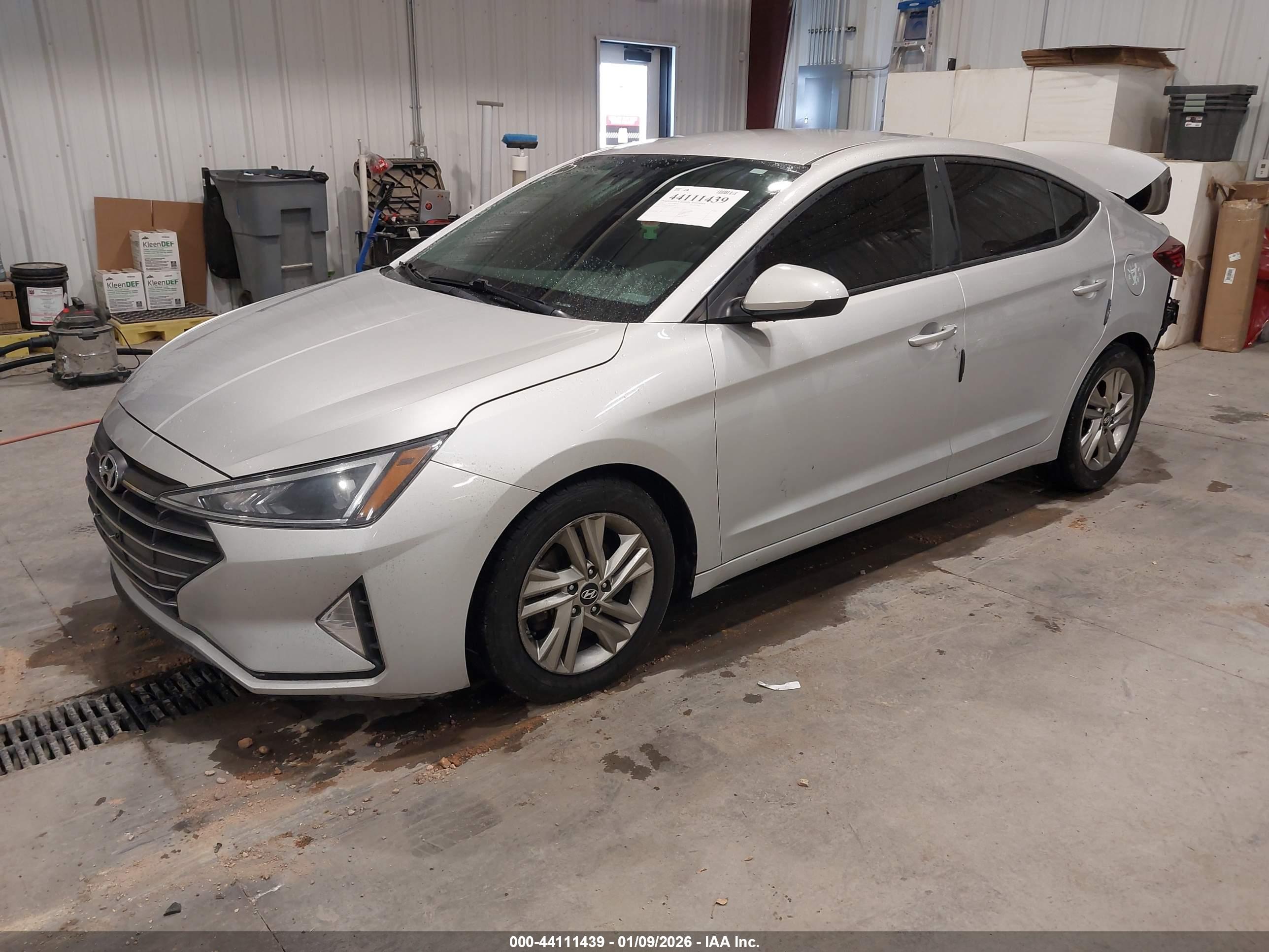 HYUNDAI ELANTRA image 2