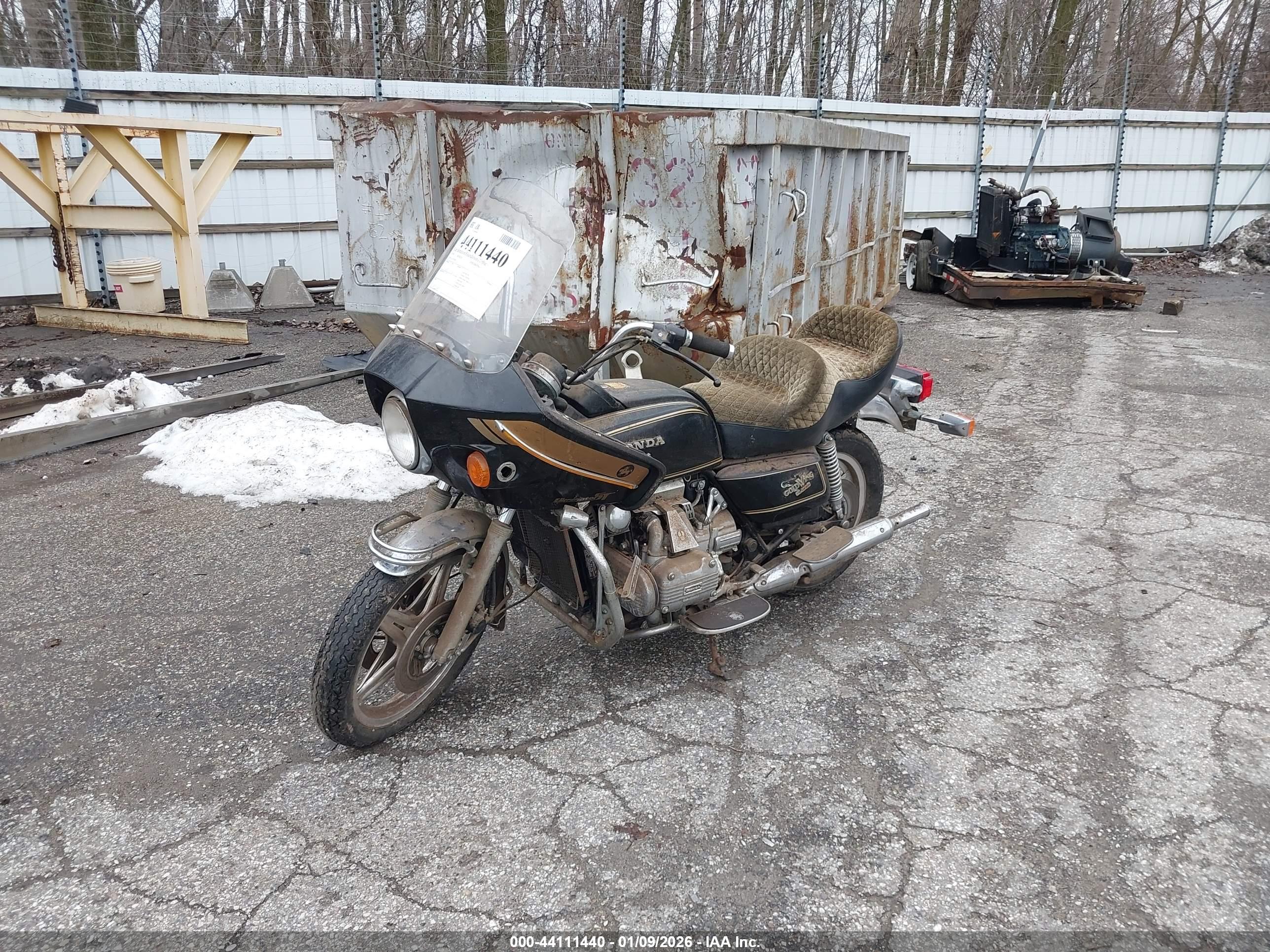 HONDA GOLDWING image 2