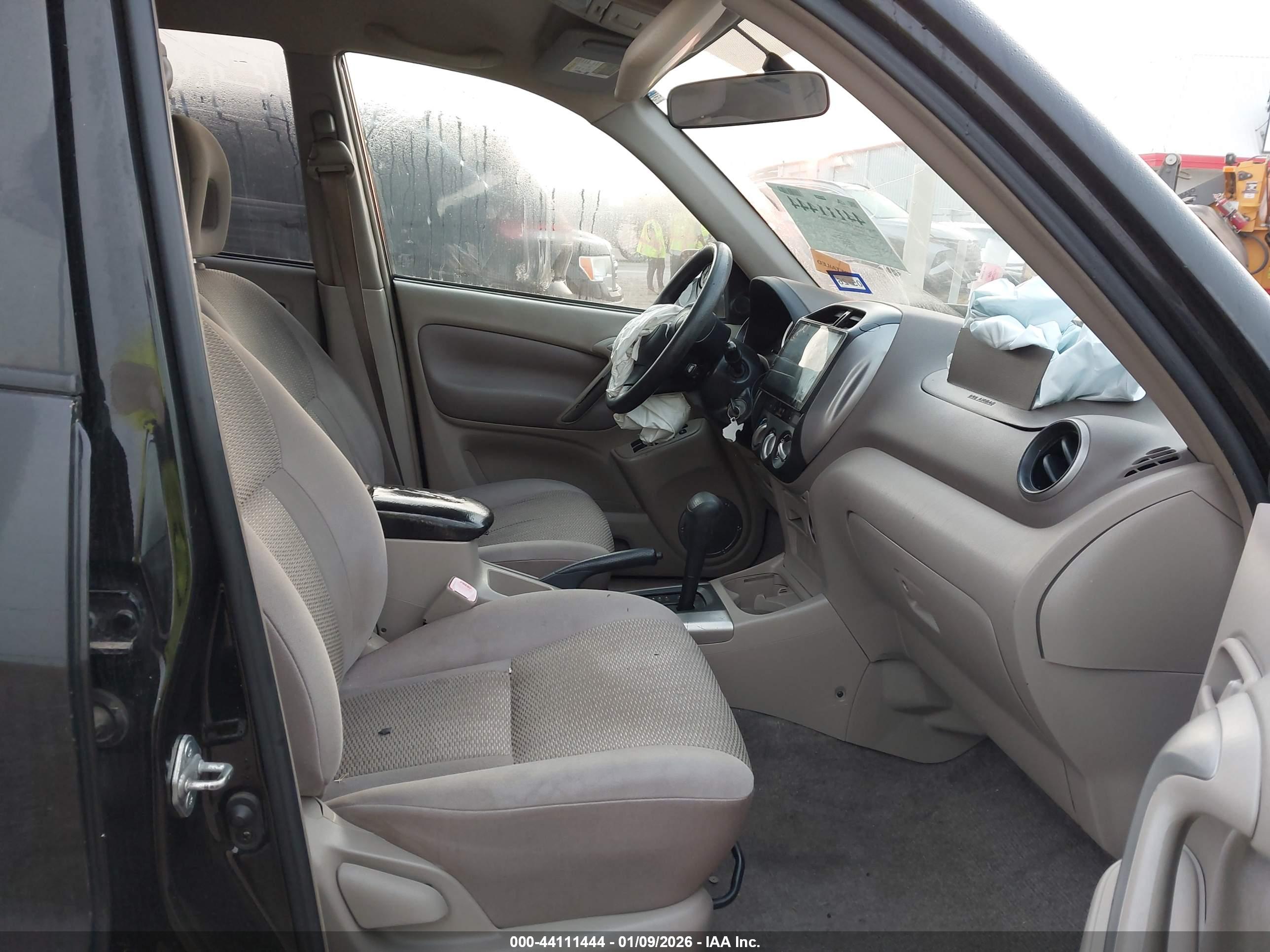 TOYOTA RAV4 image 5