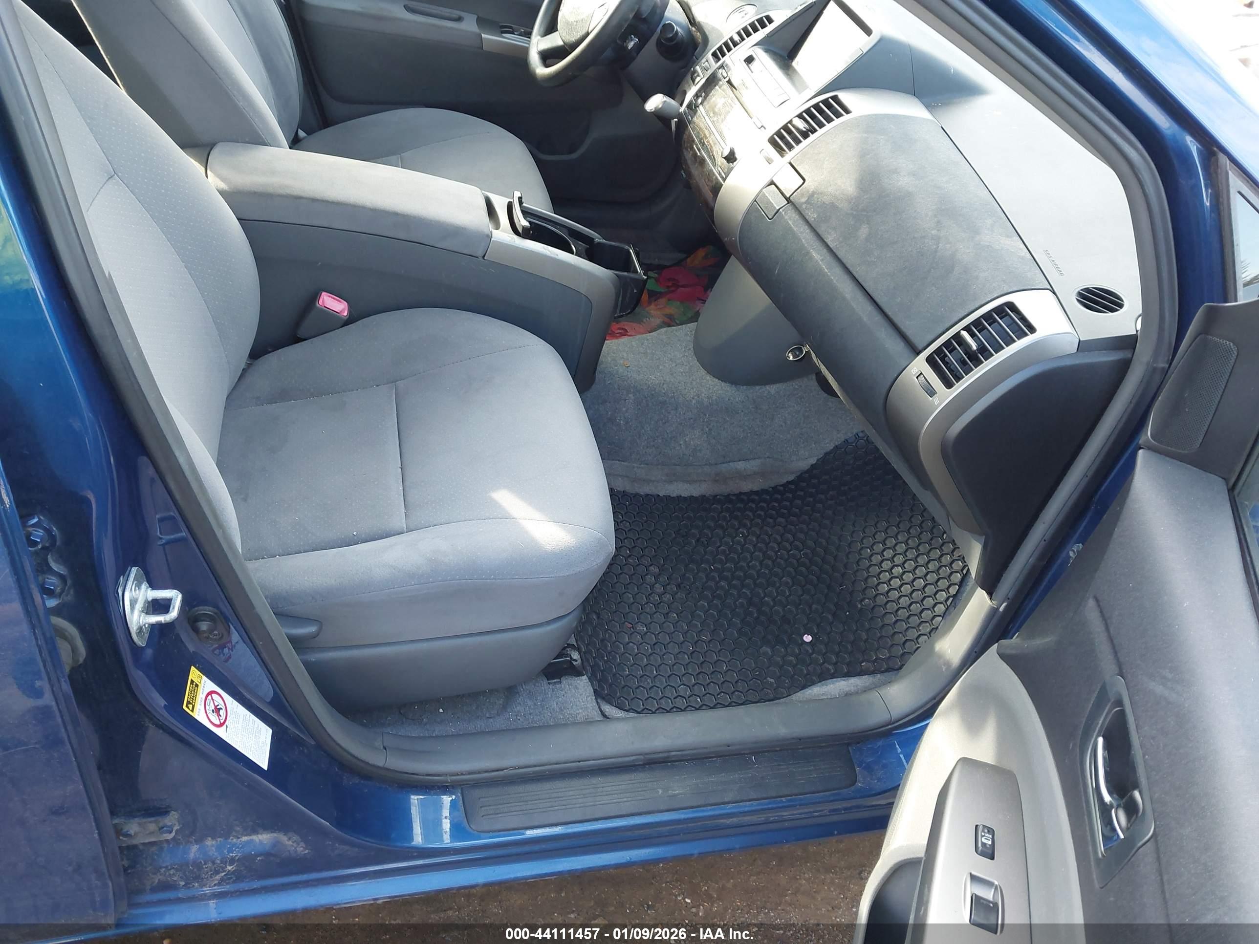 TOYOTA PRIUS image 5