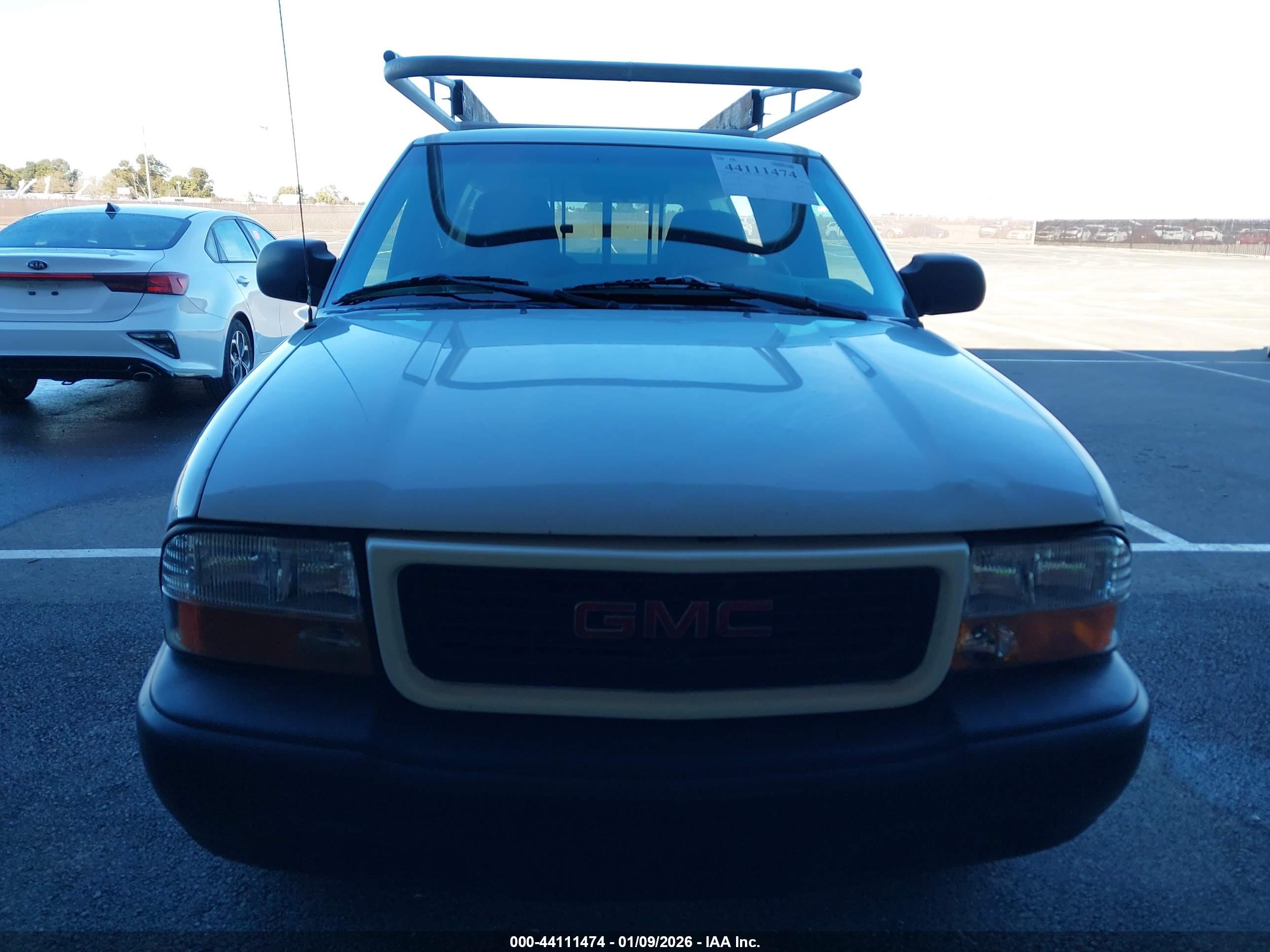 GMC SONOMA image 6
