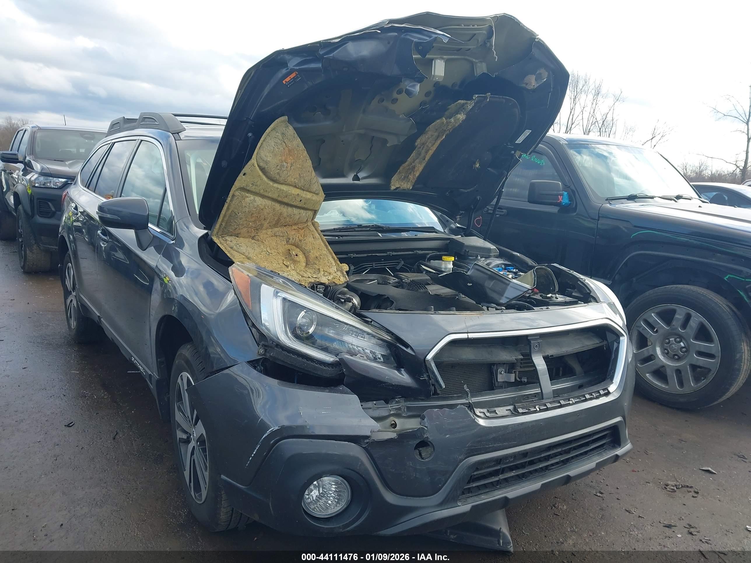 SUBARU OUTBACK image 6