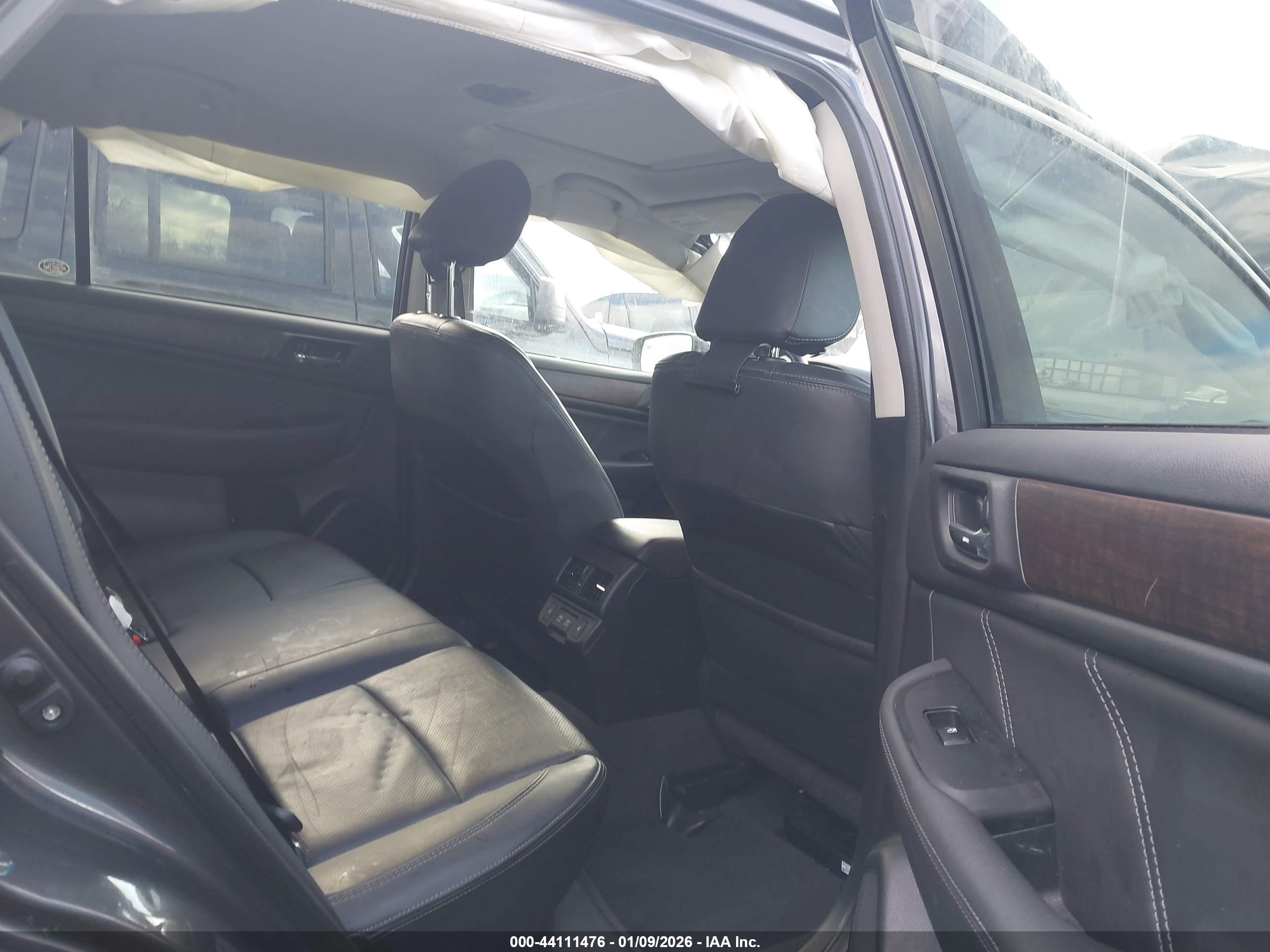 SUBARU OUTBACK image 8