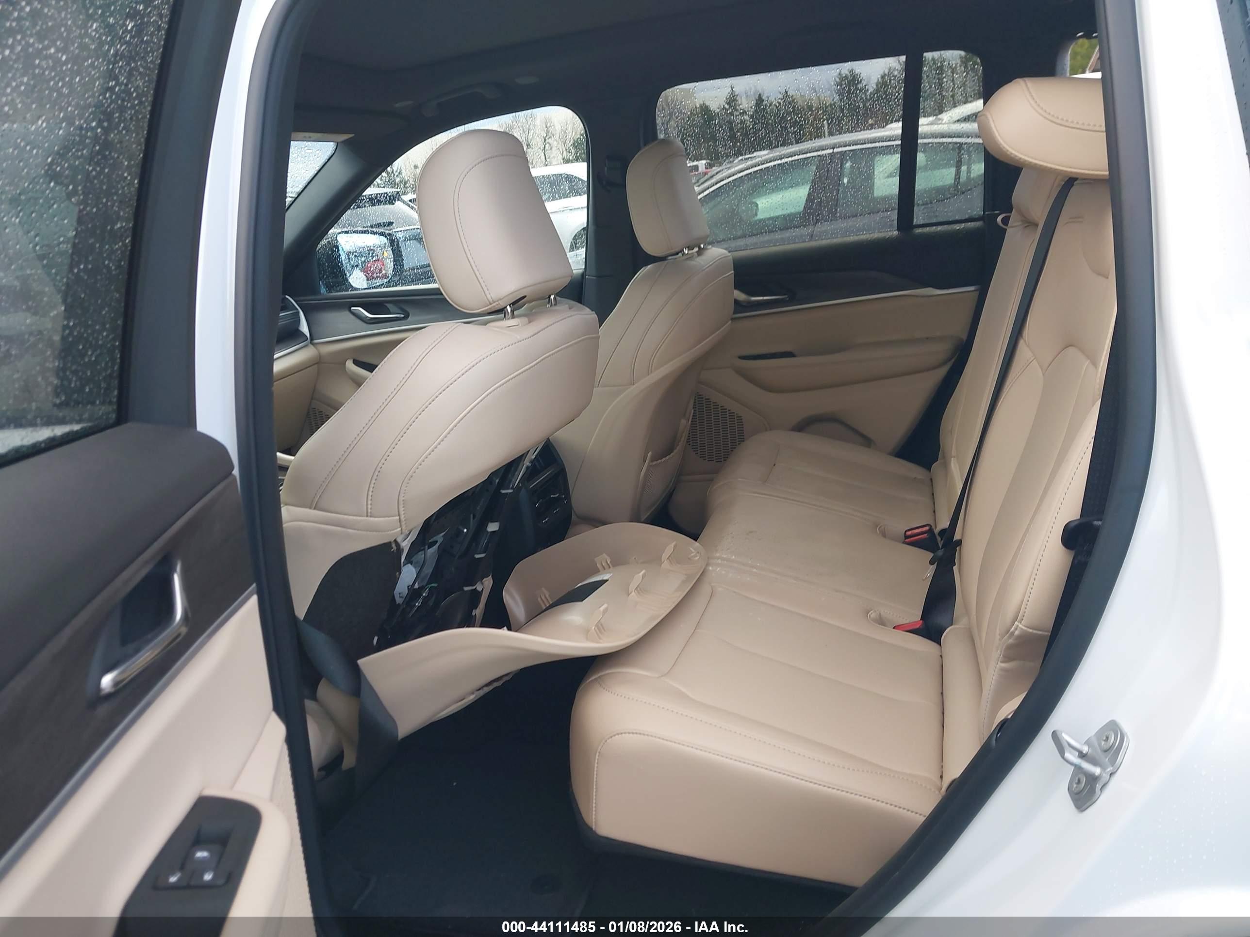JEEP GRAND image 8