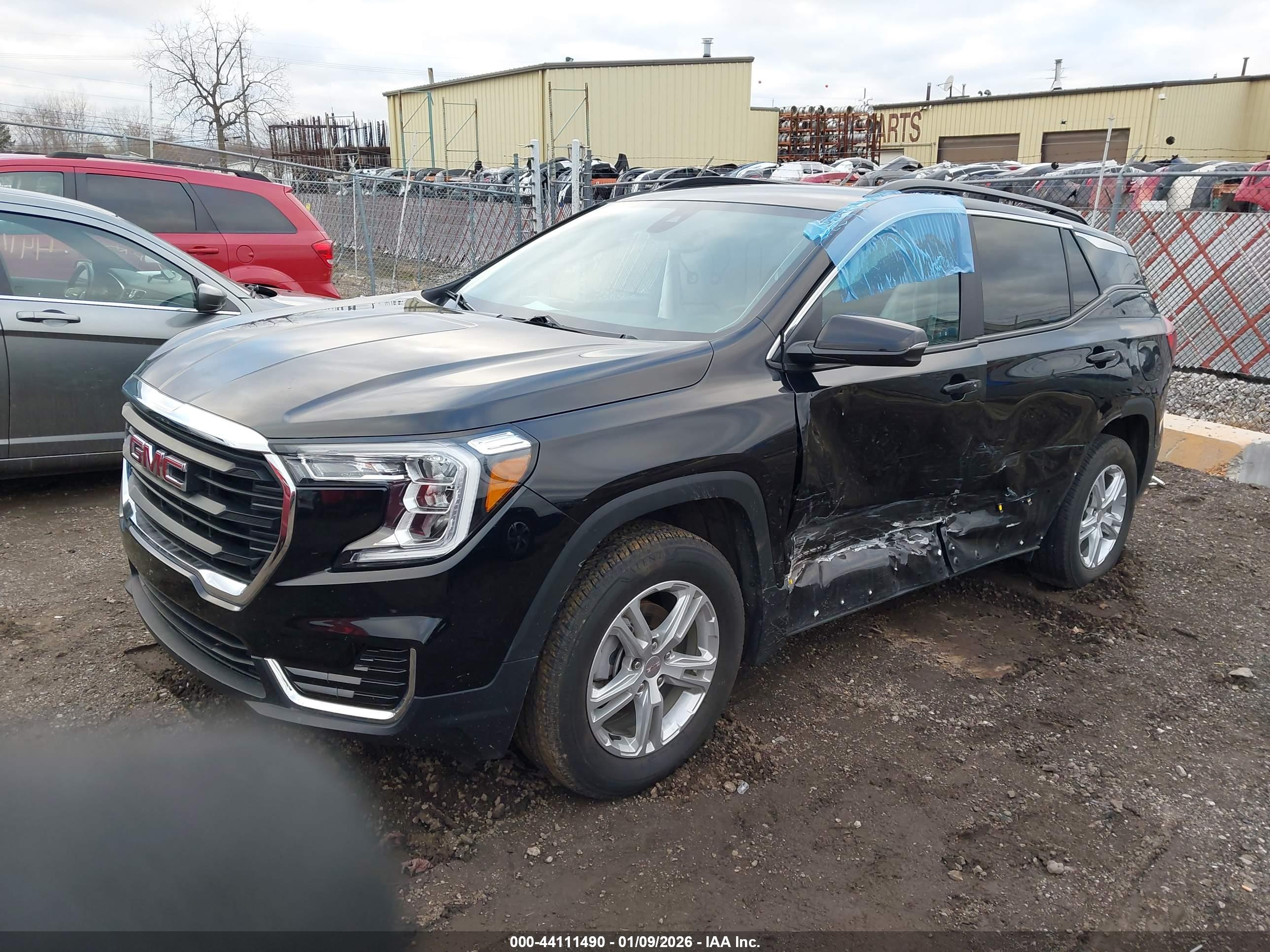 GMC TERRAIN image 2