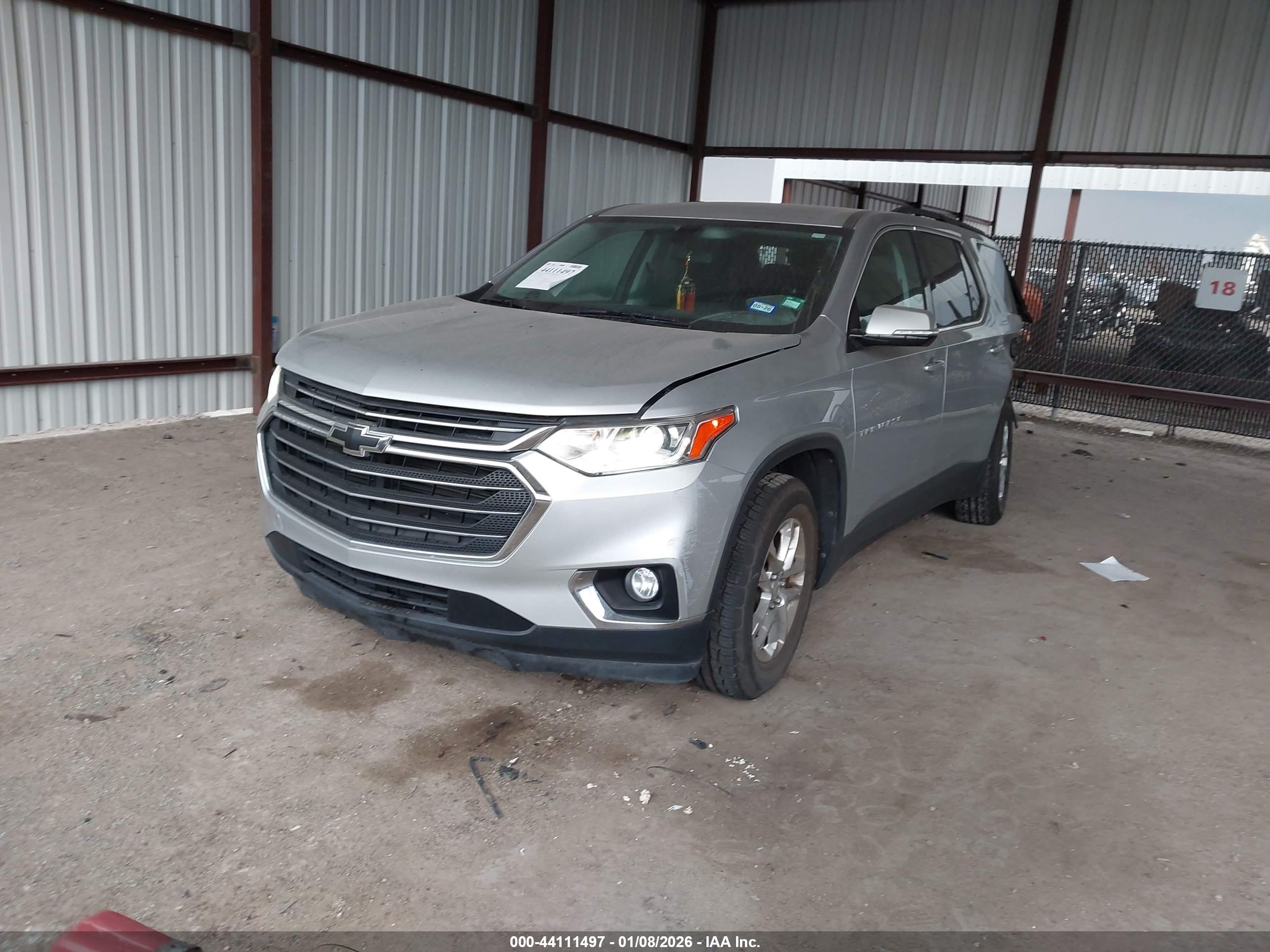 CHEVROLET TRAVERSE image 2