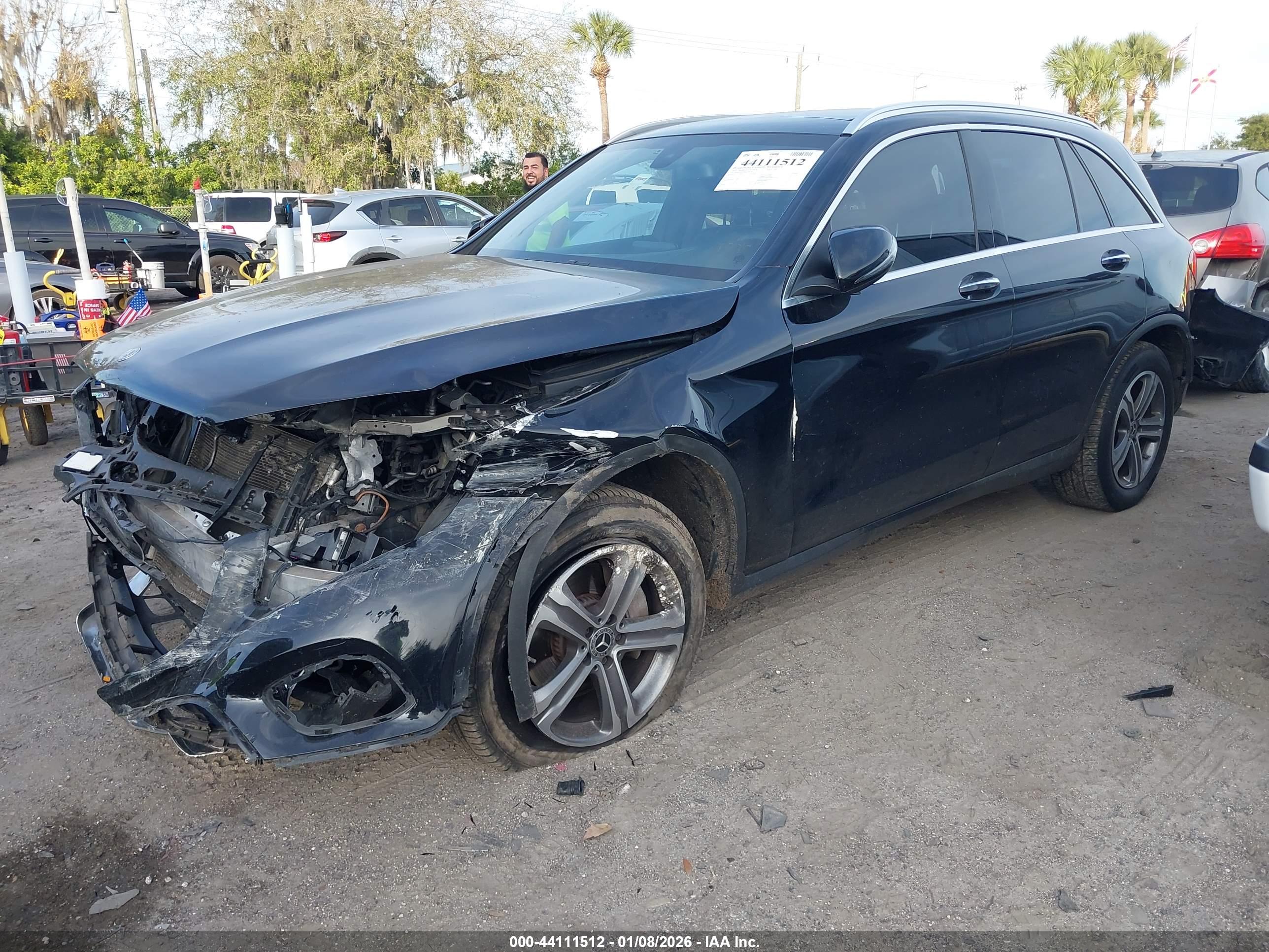 MERCEDES-BENZ GLC image 2