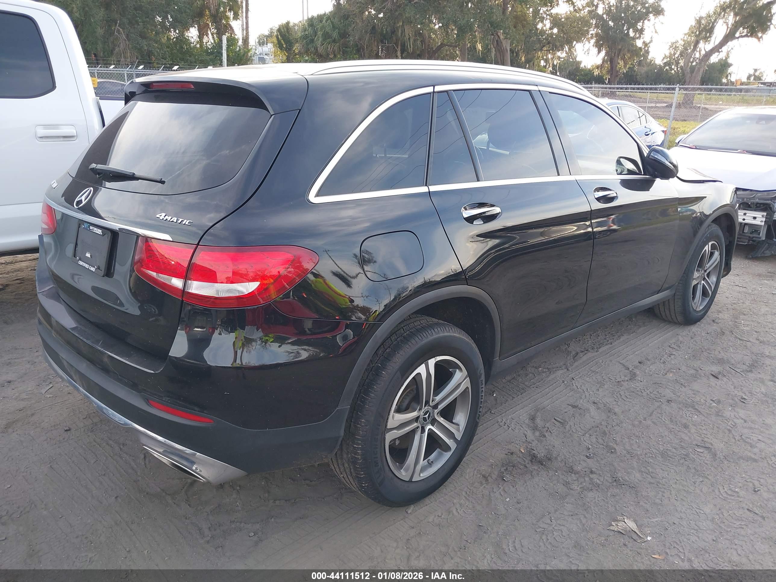 MERCEDES-BENZ GLC image 4