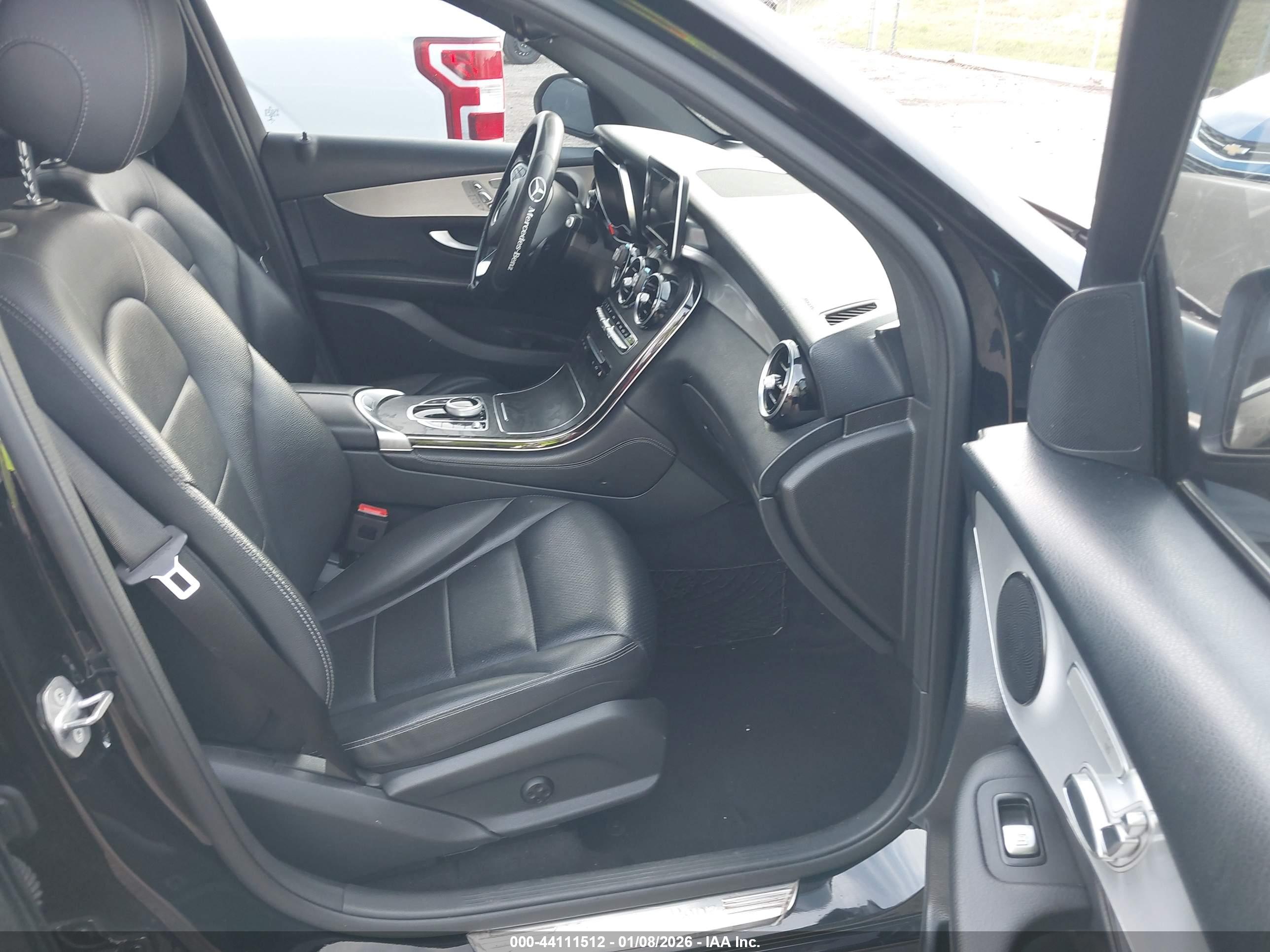 MERCEDES-BENZ GLC image 5
