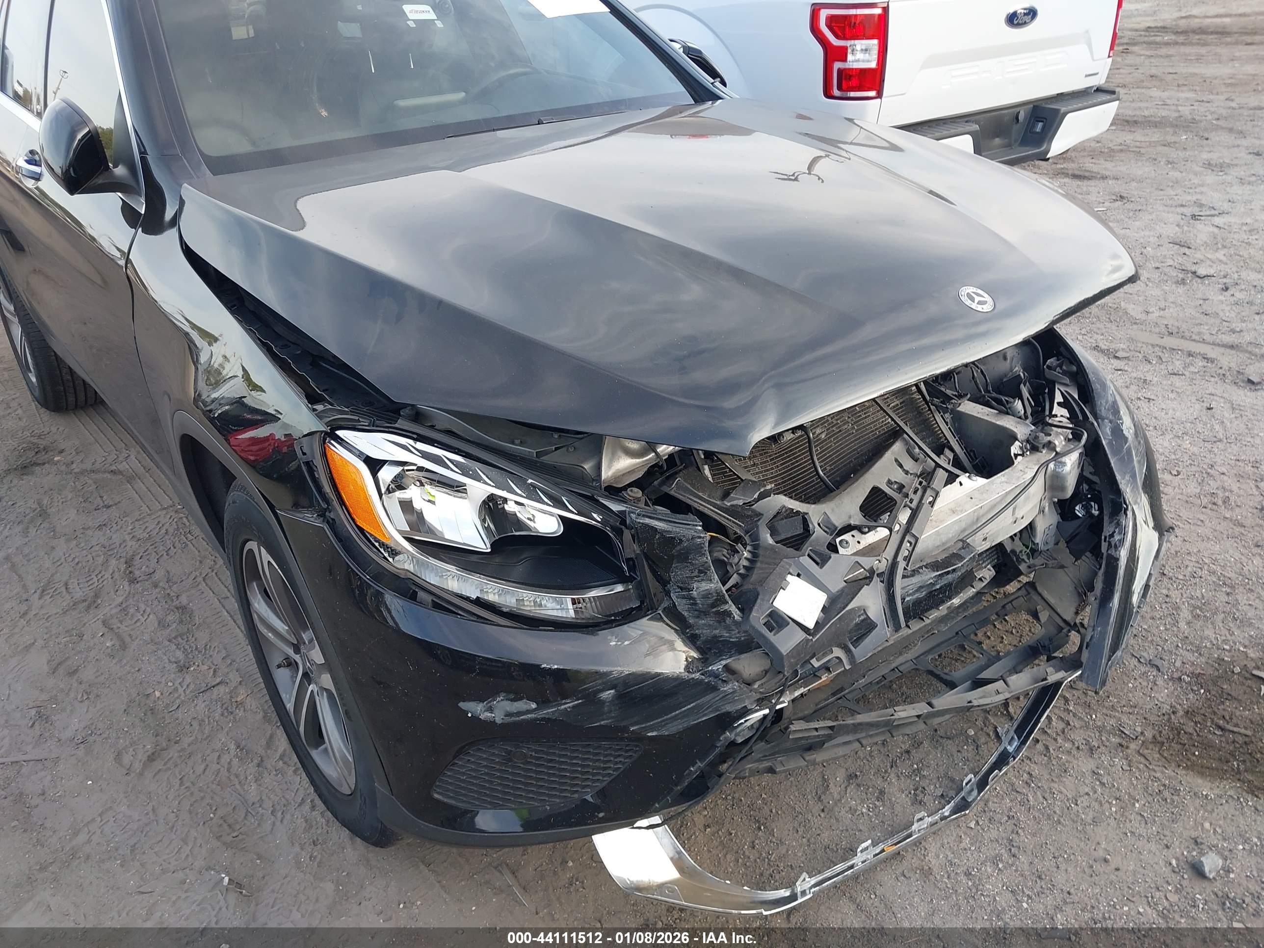 MERCEDES-BENZ GLC image 6