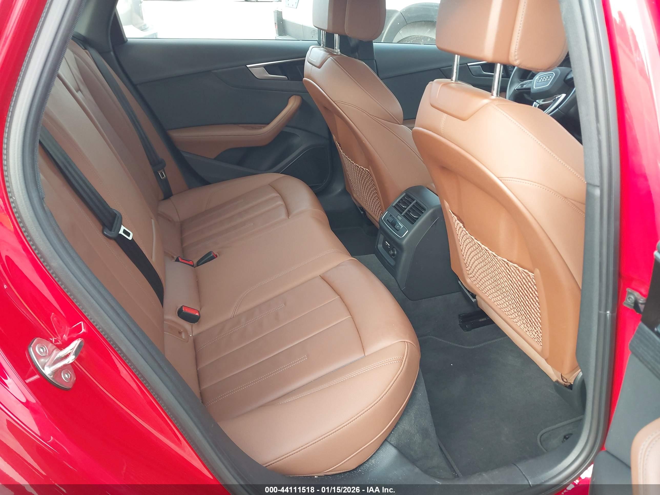 AUDI A4 image 8