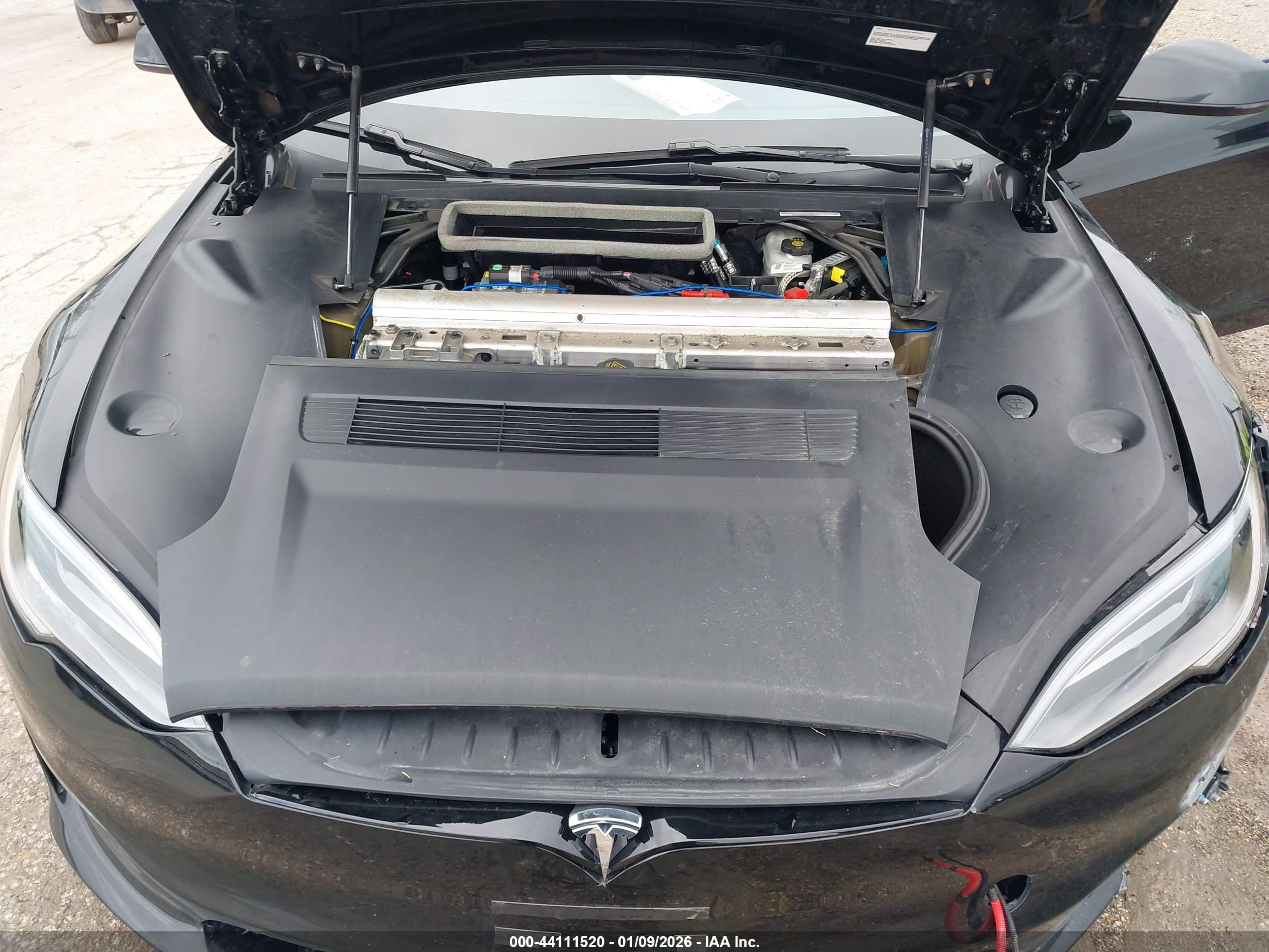TESLA MODEL image 10