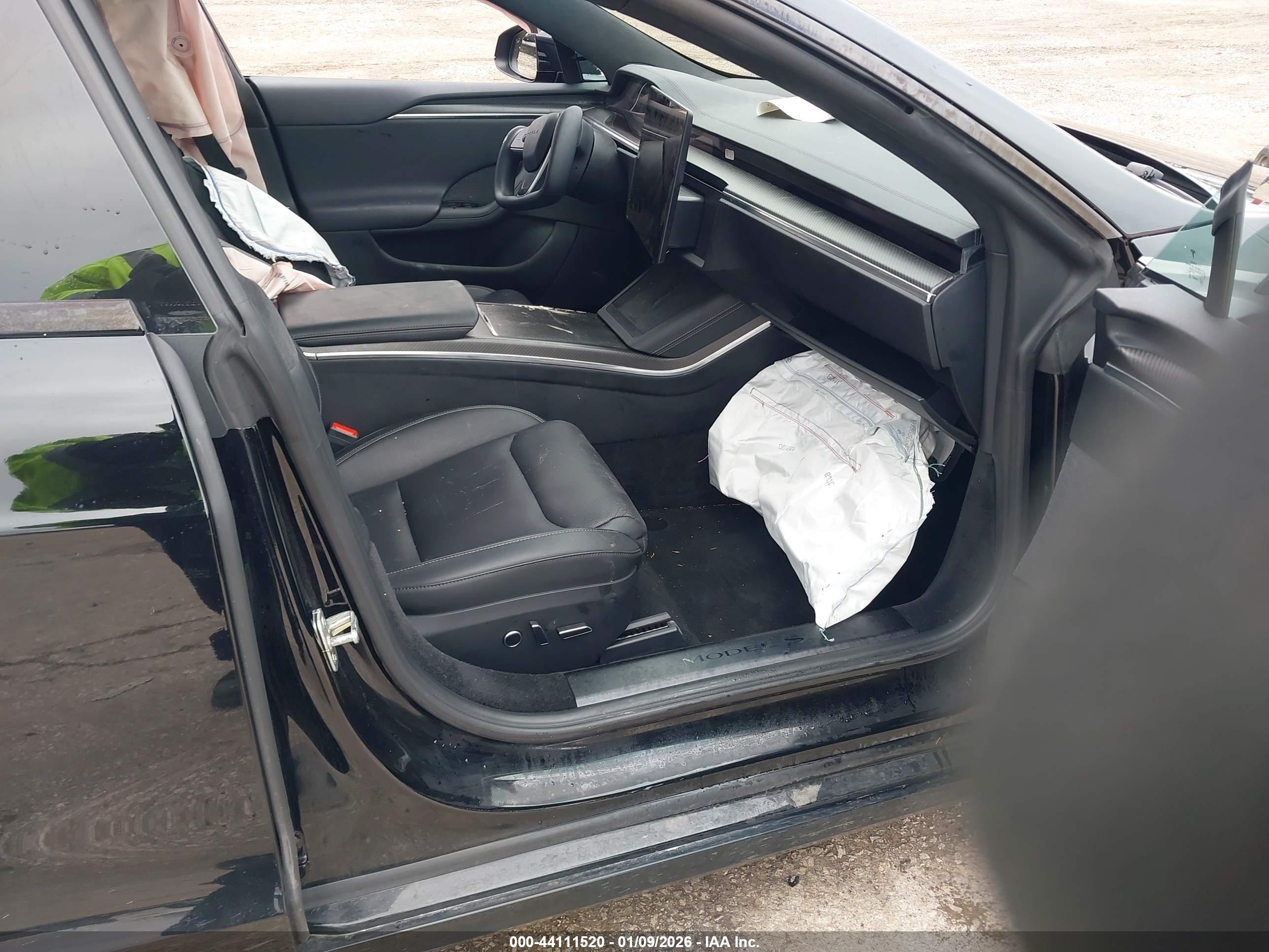 TESLA MODEL image 5