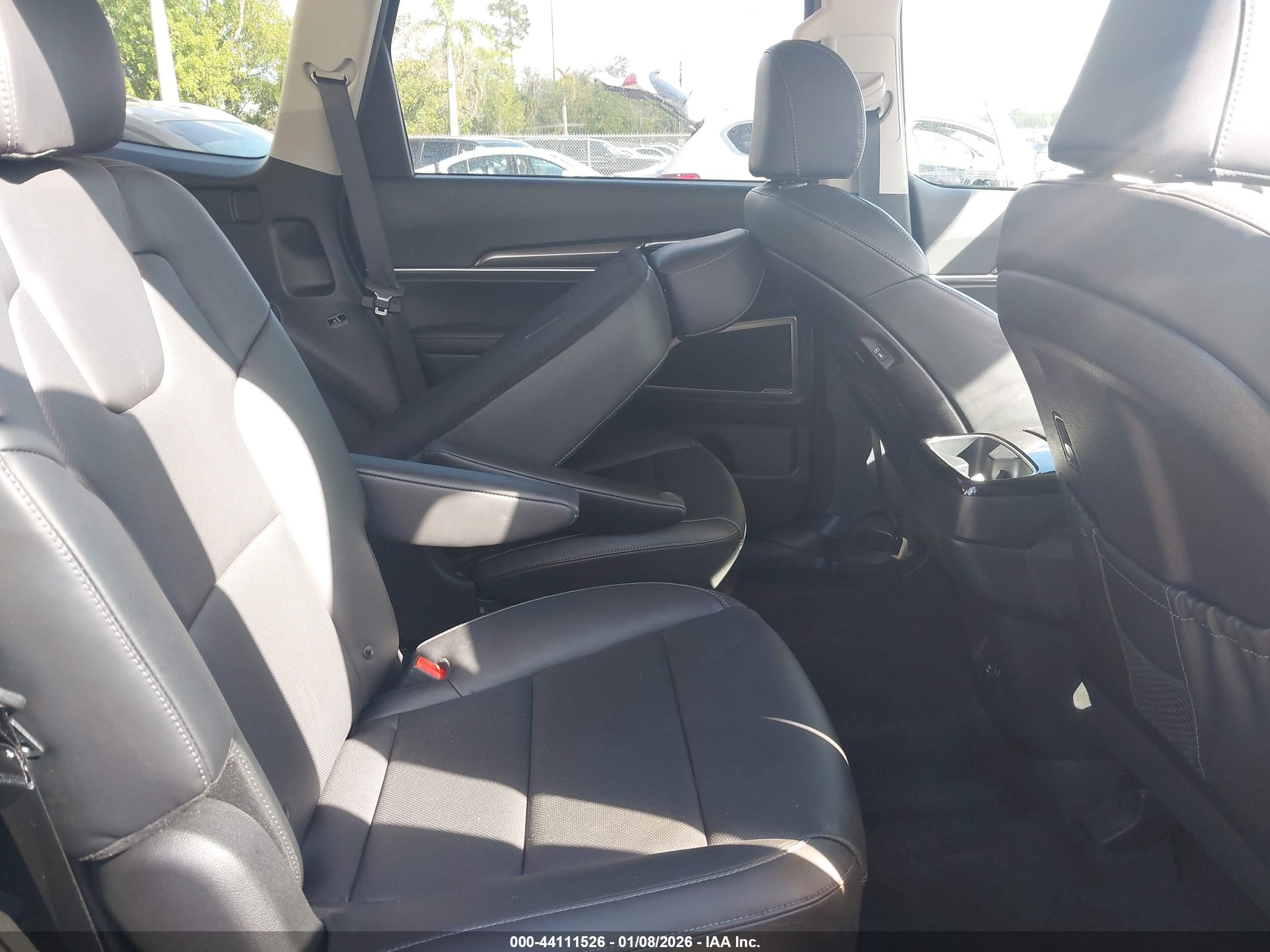 KIA TELLURIDE image 8