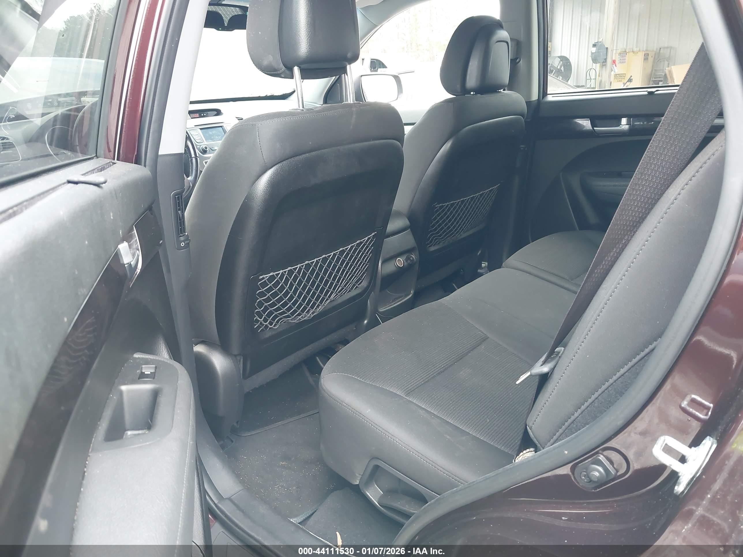 KIA SORENTO image 8