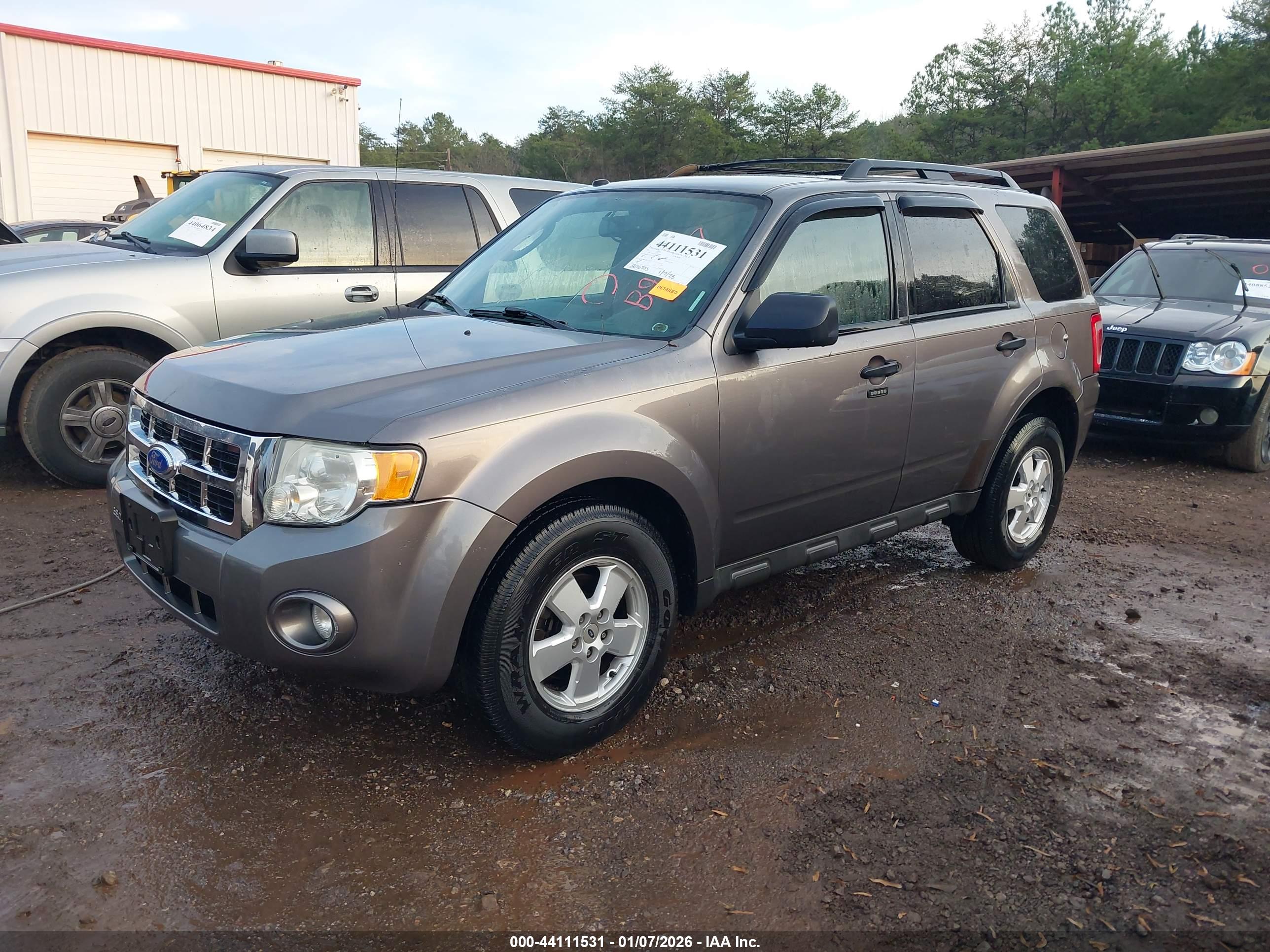 FORD ESCAPE image 2