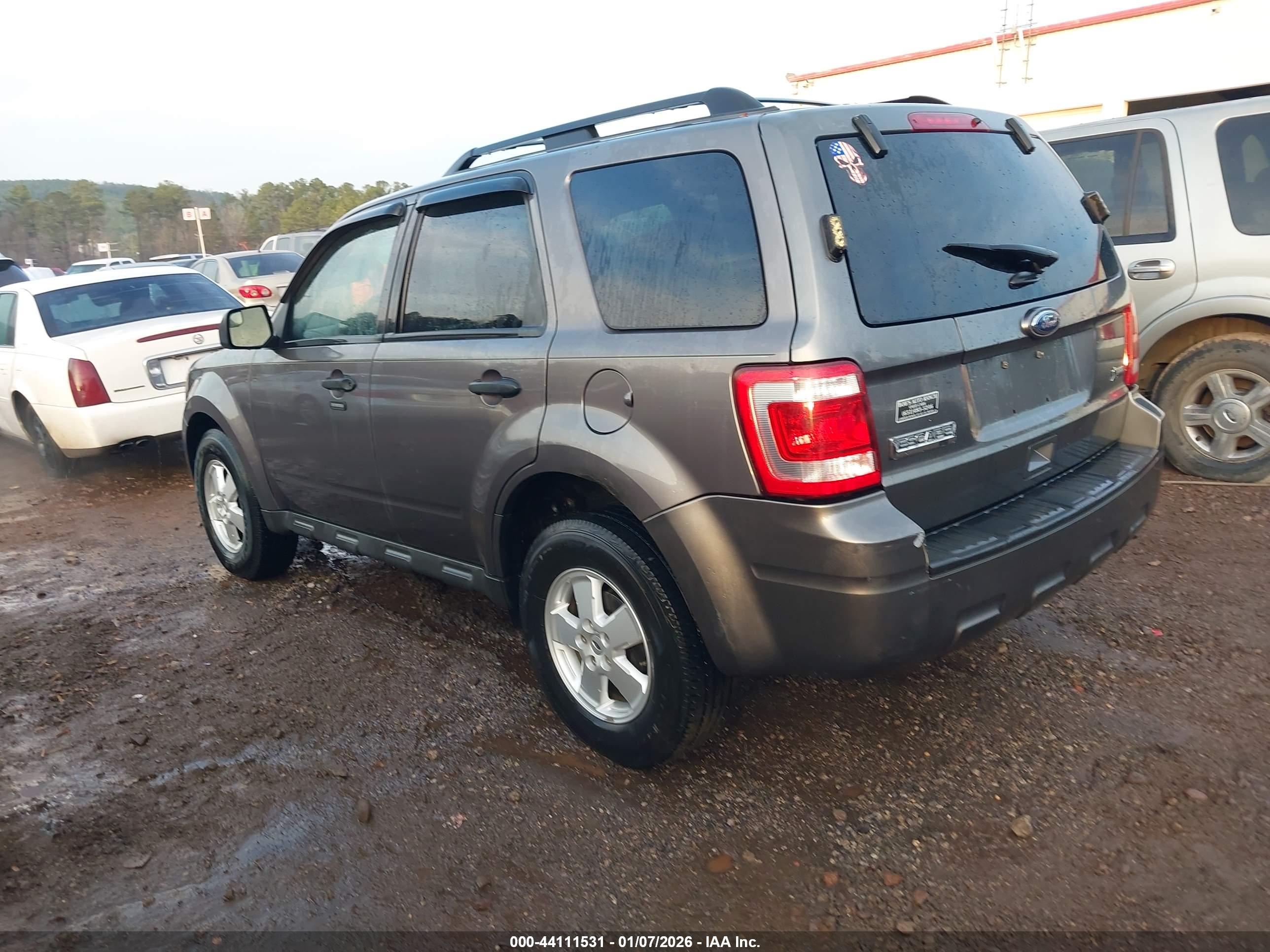 FORD ESCAPE image 3