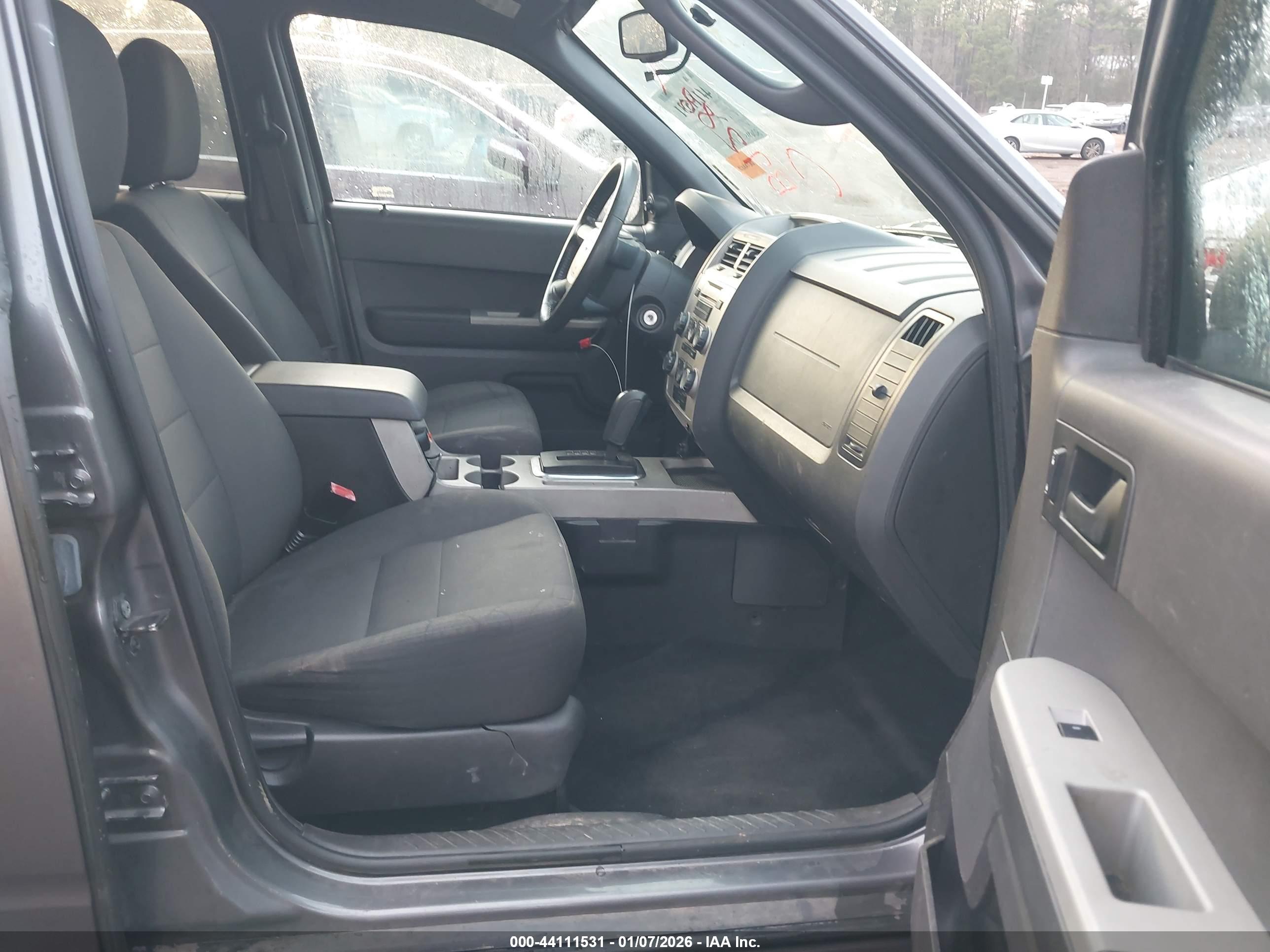 FORD ESCAPE image 5