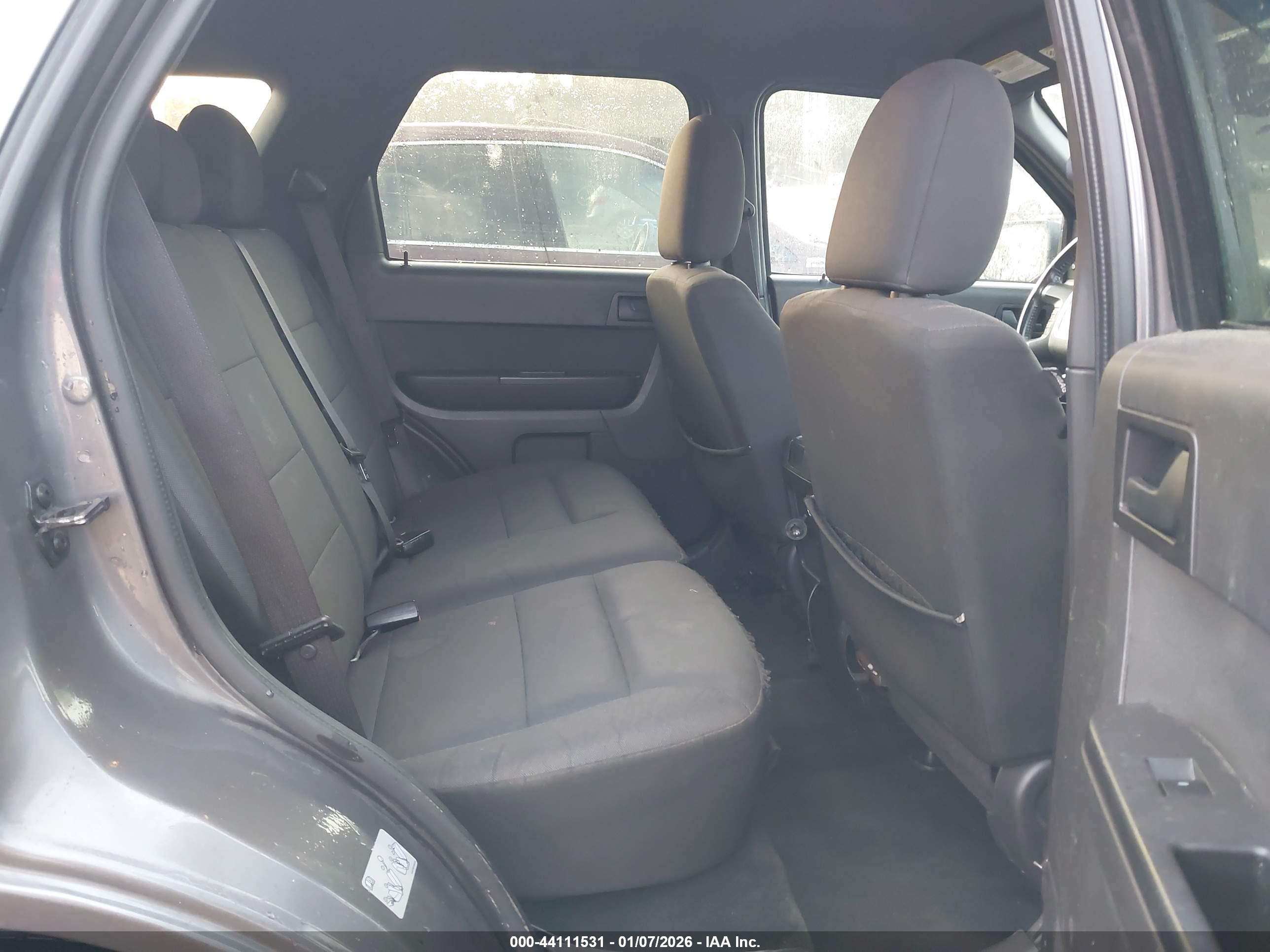 FORD ESCAPE image 8