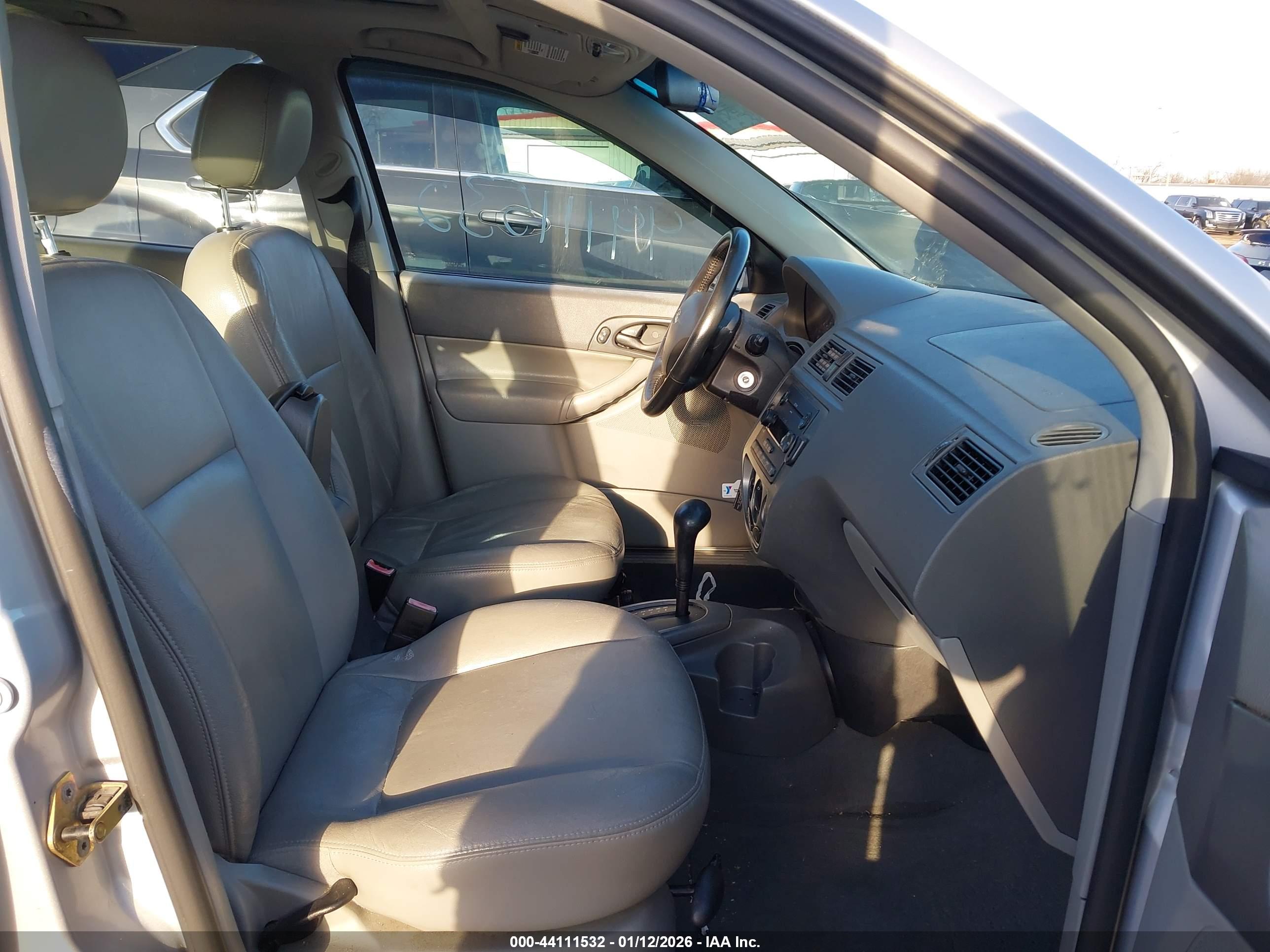 FORD FOCUS image 5