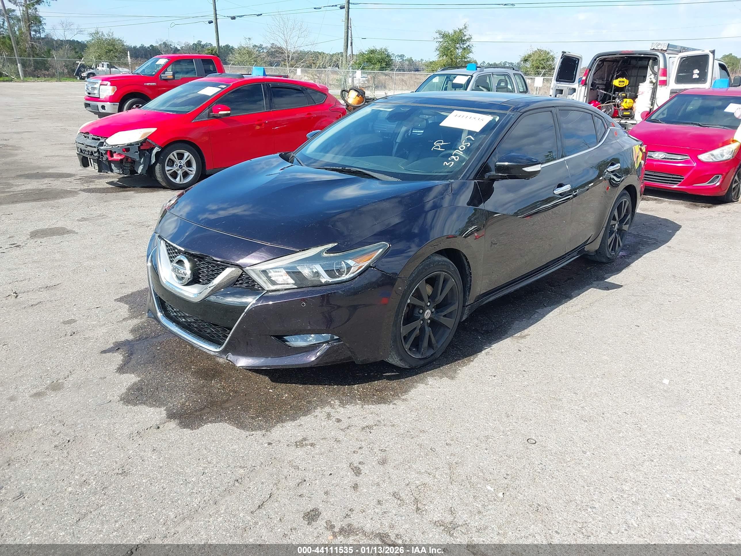 NISSAN MAXIMA image 2