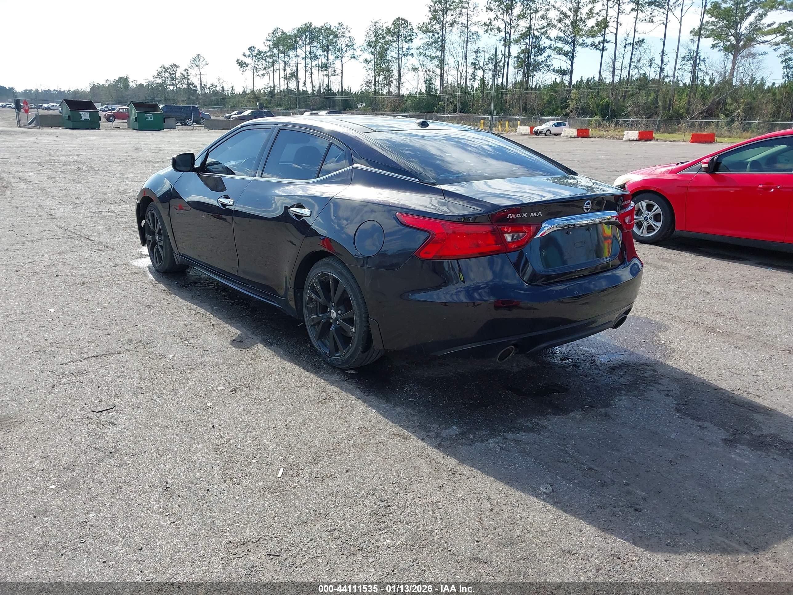 NISSAN MAXIMA image 3