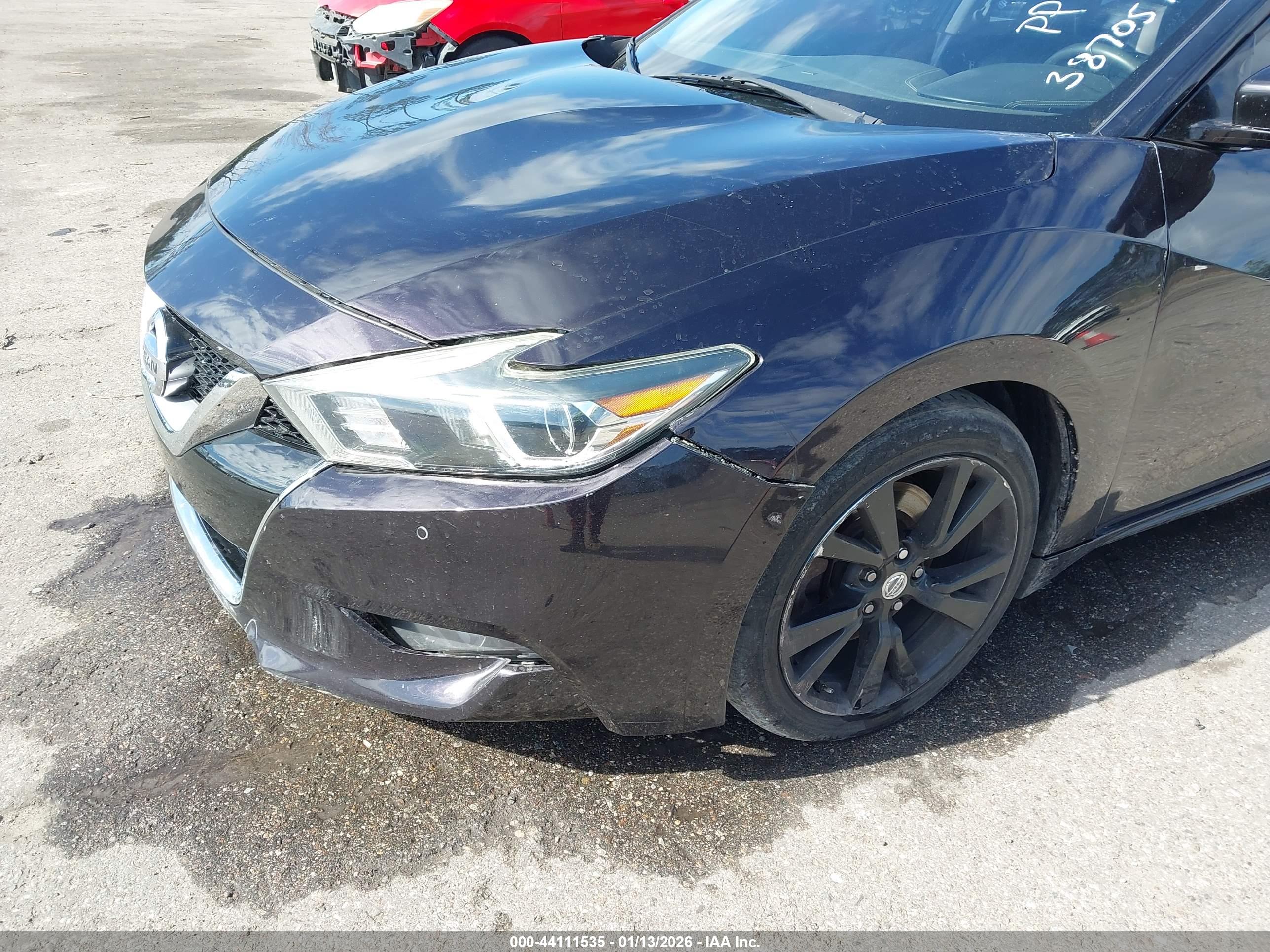 NISSAN MAXIMA image 6