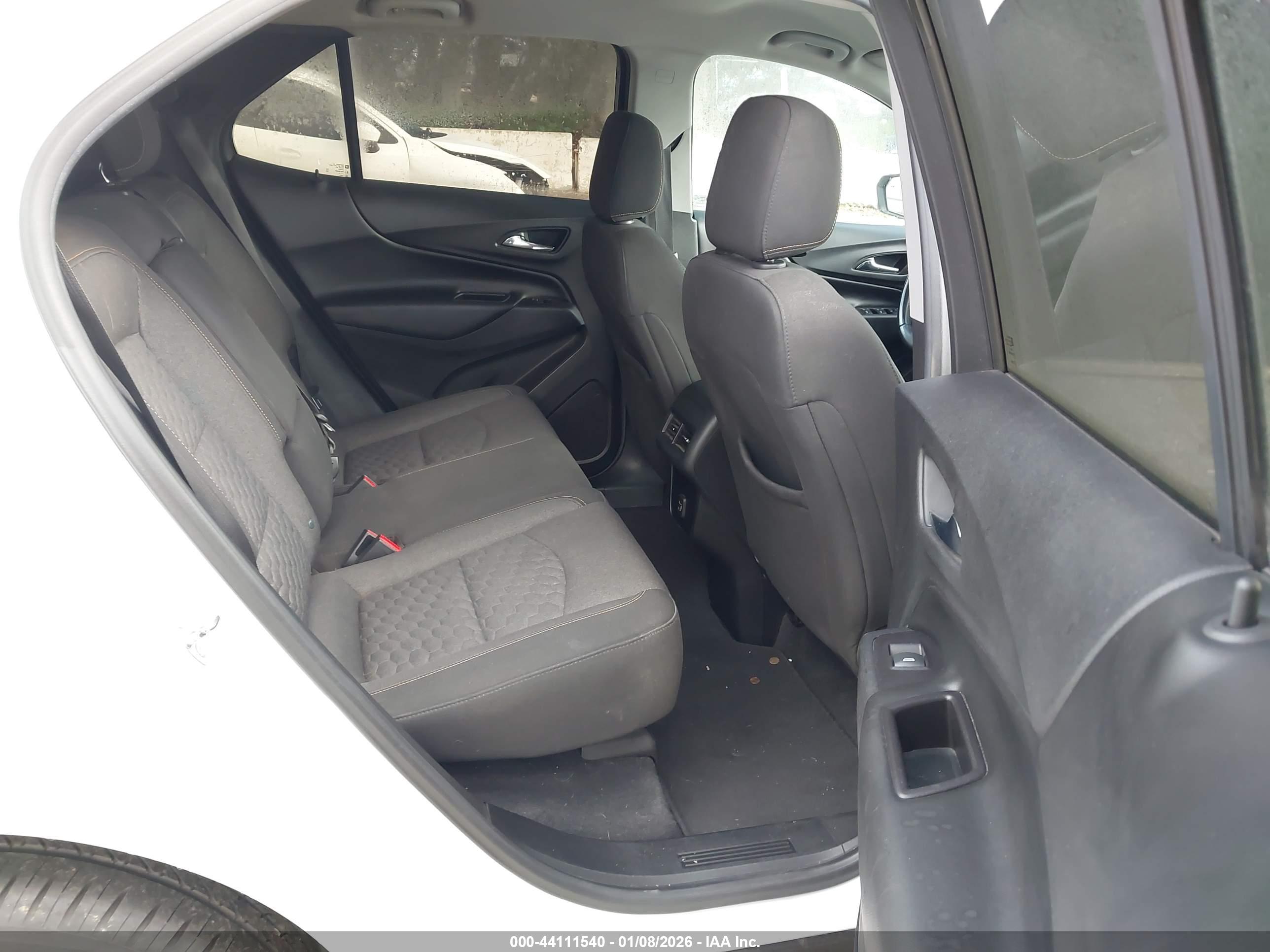 CHEVROLET EQUINOX image 8