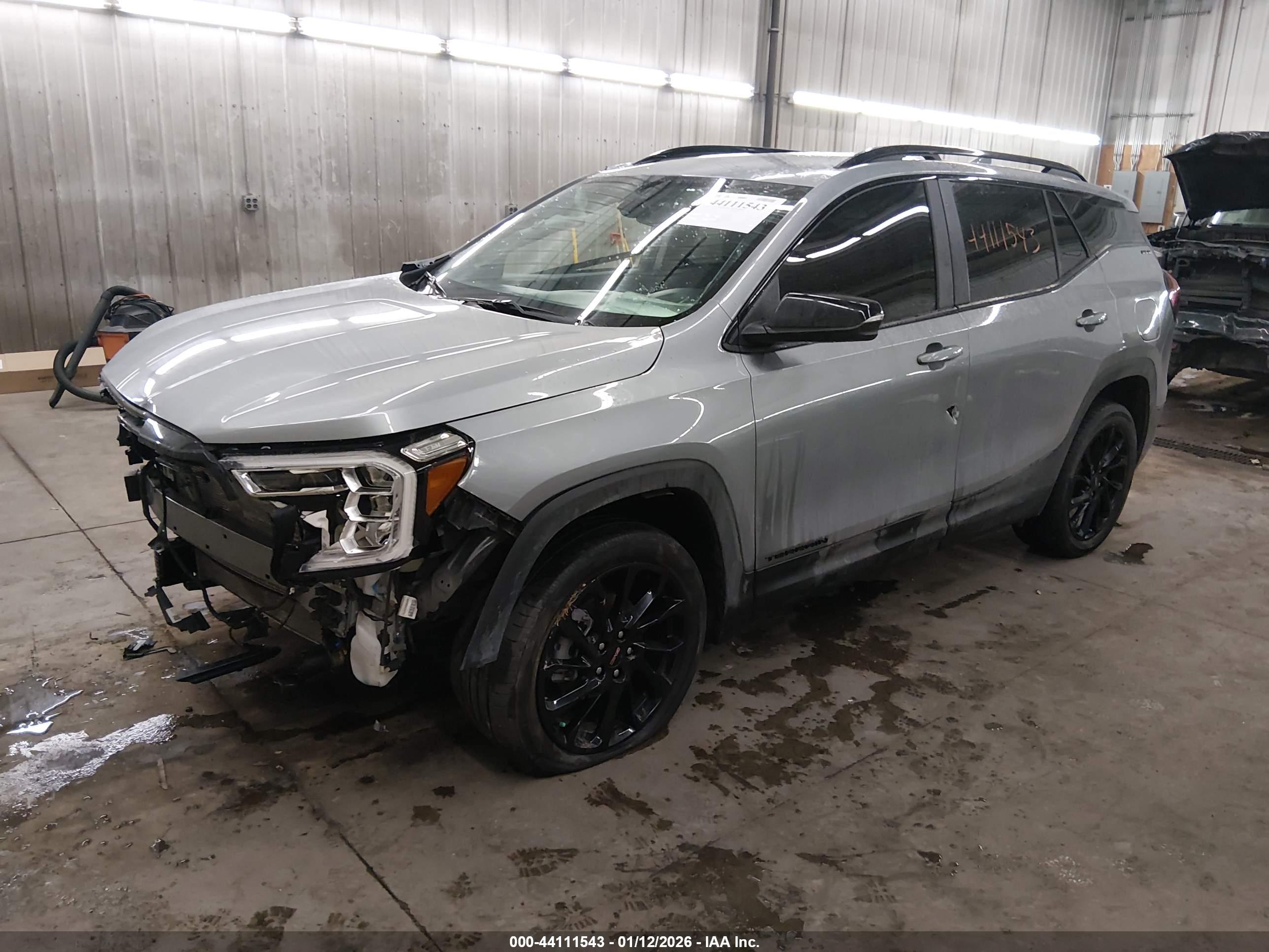 GMC TERRAIN image 2
