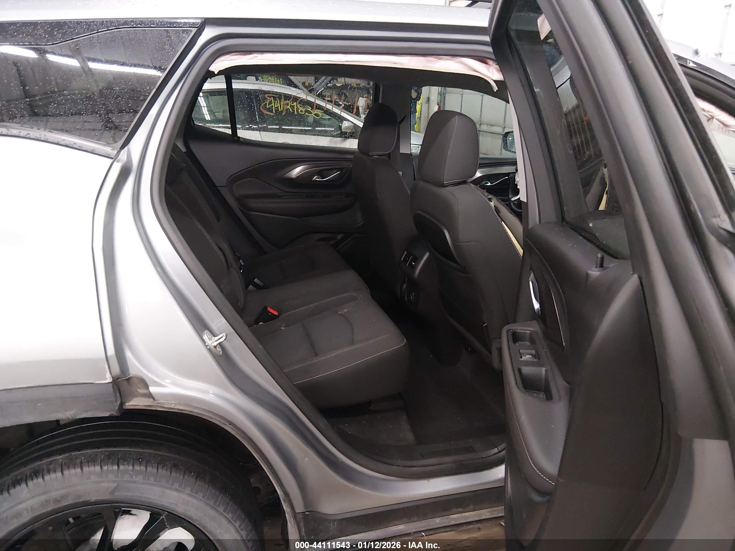 GMC TERRAIN image 8