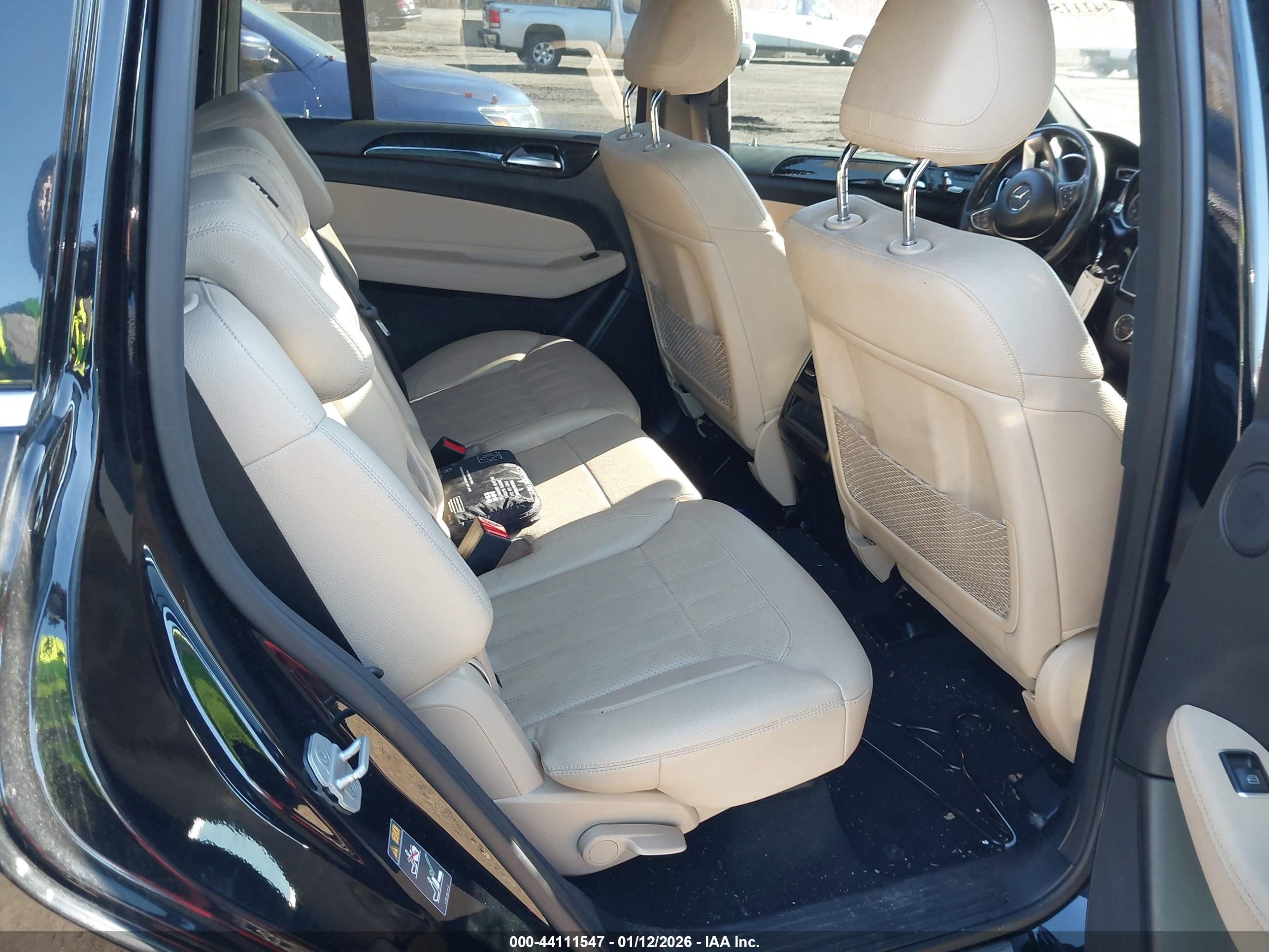 MERCEDES-BENZ GLS image 8