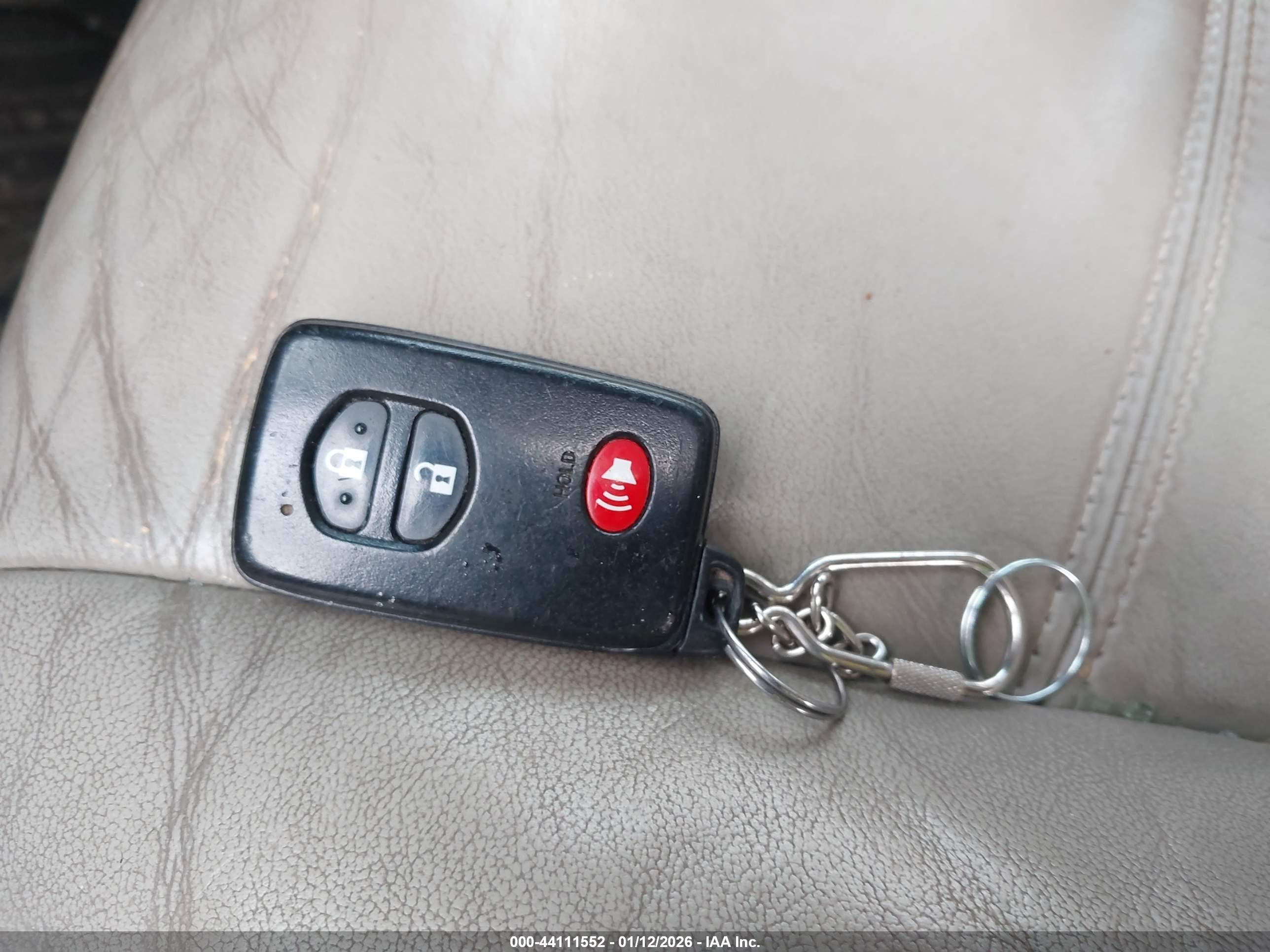 TOYOTA PRIUS image 11