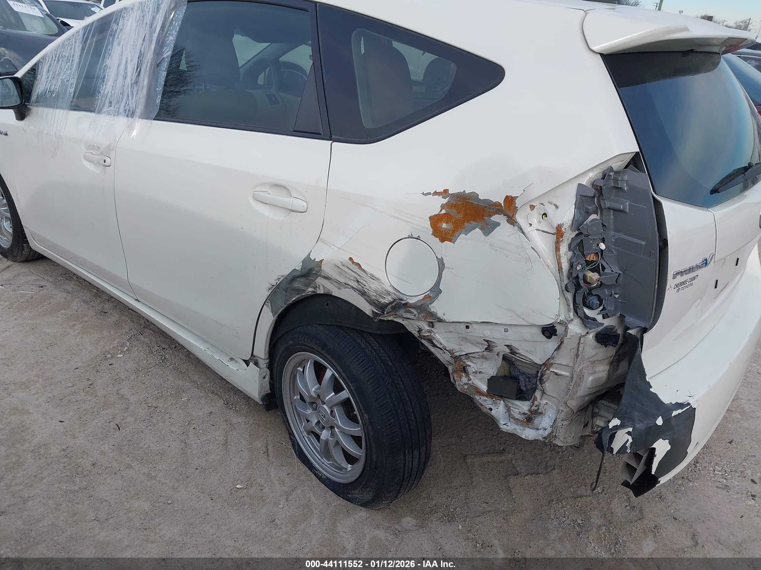 TOYOTA PRIUS image 3