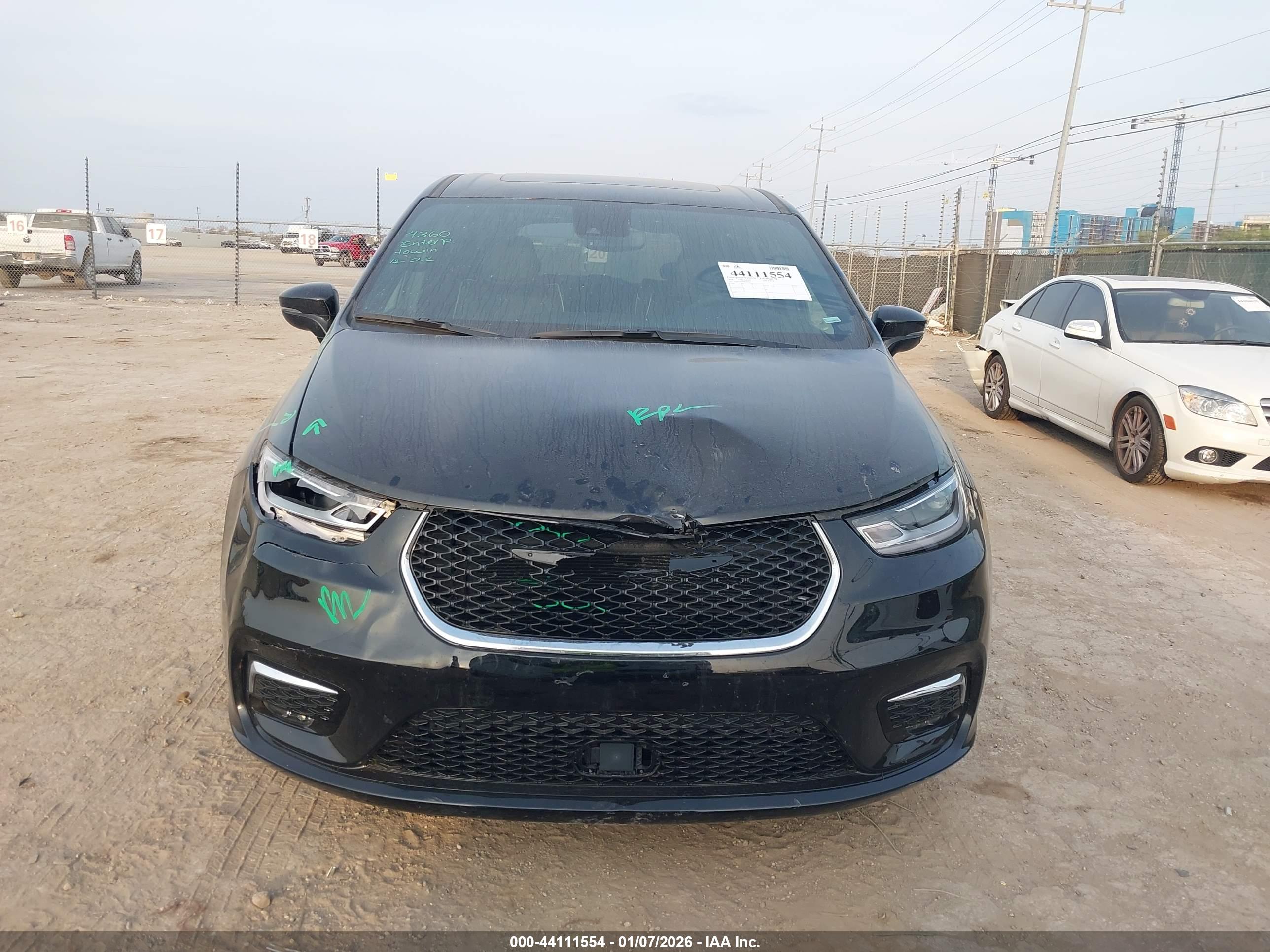 CHRYSLER PACIFICA image 6