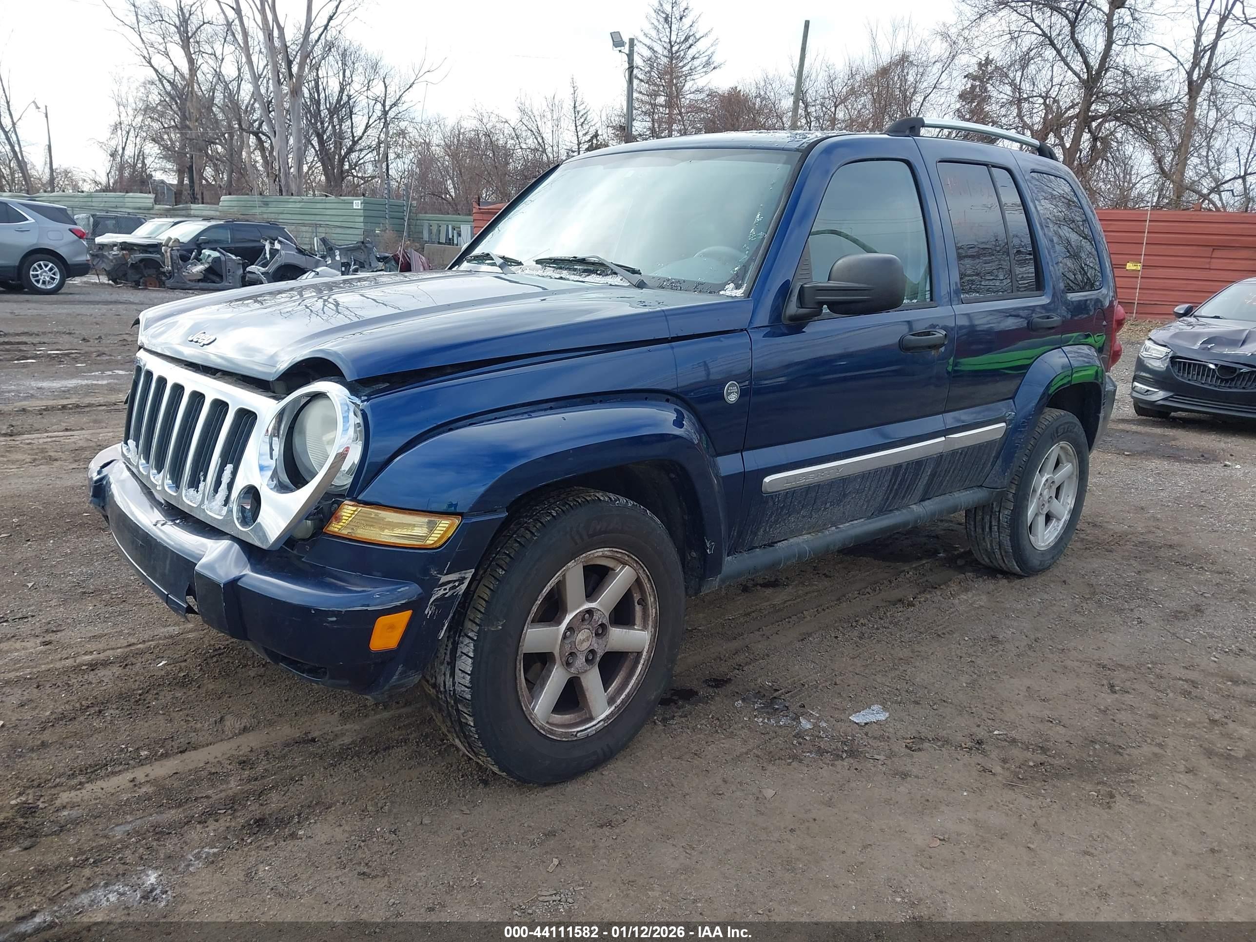JEEP LIBERTY image 2