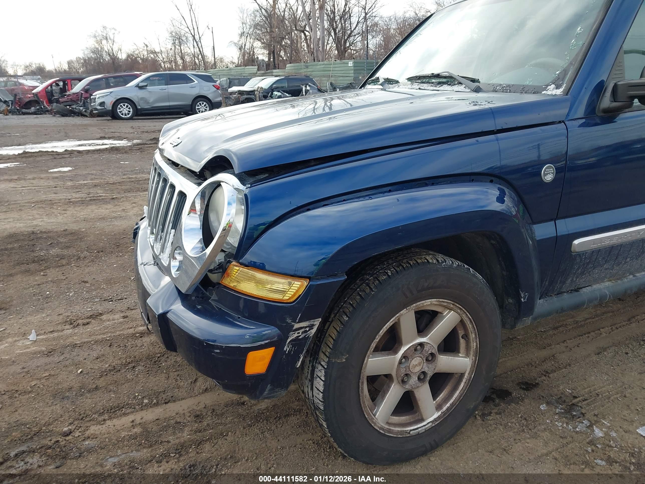 JEEP LIBERTY image 6