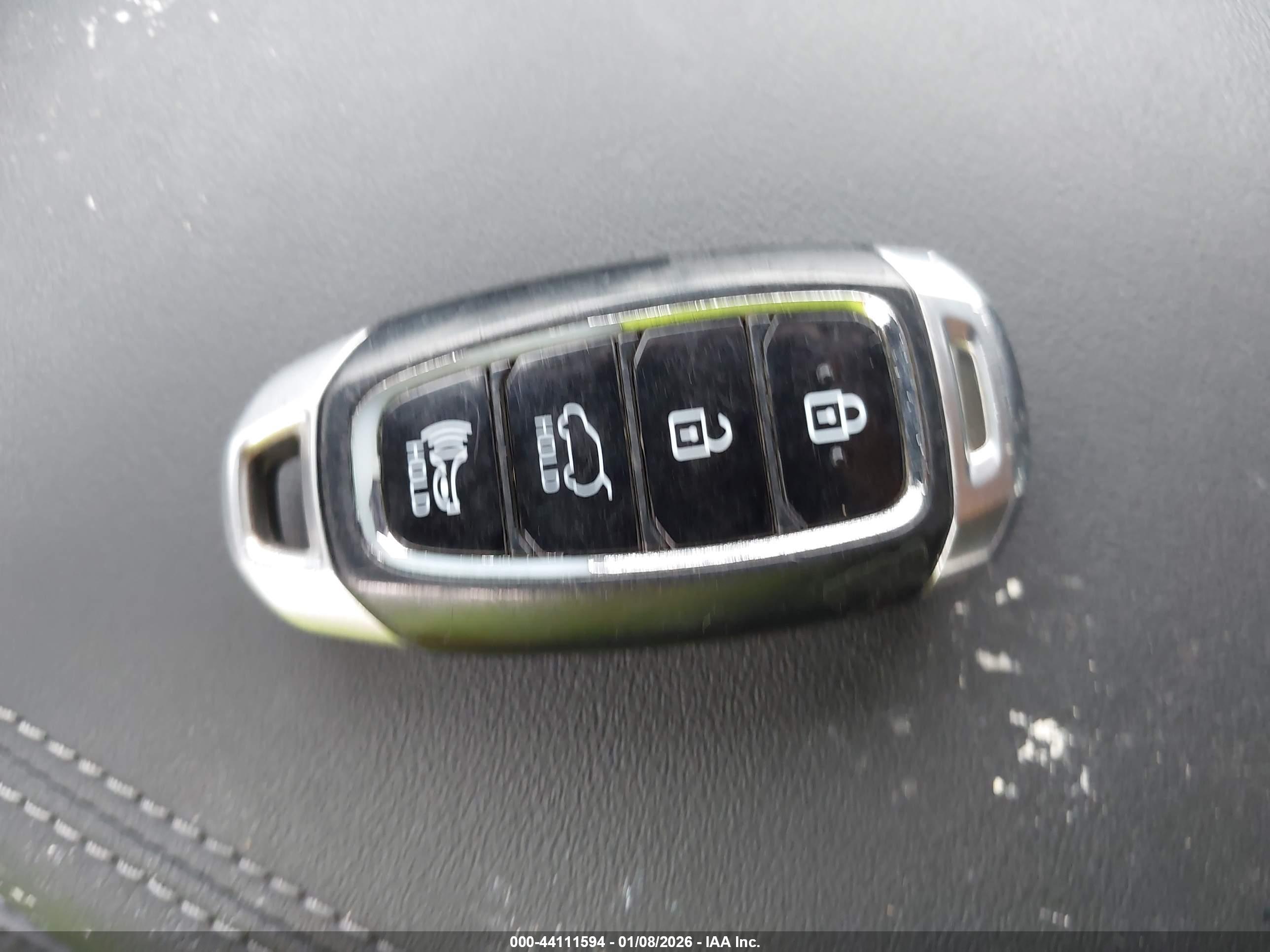 HYUNDAI SANTA image 11