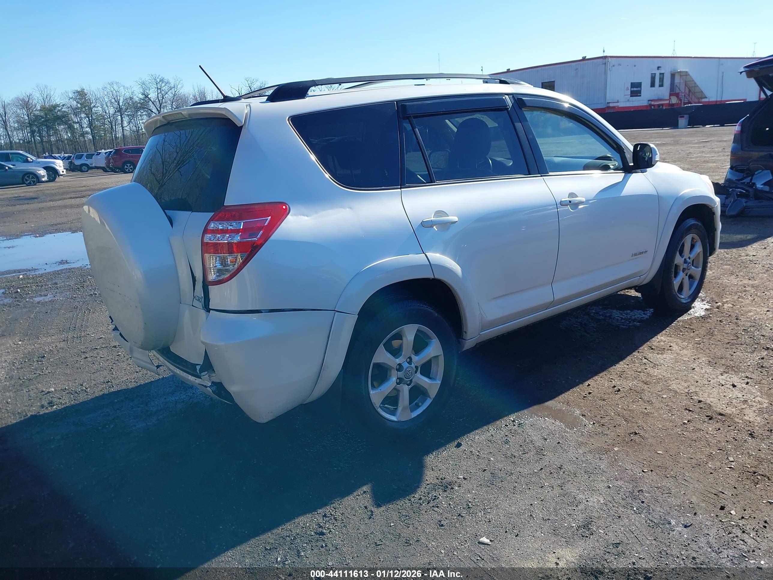 TOYOTA RAV4 image 4