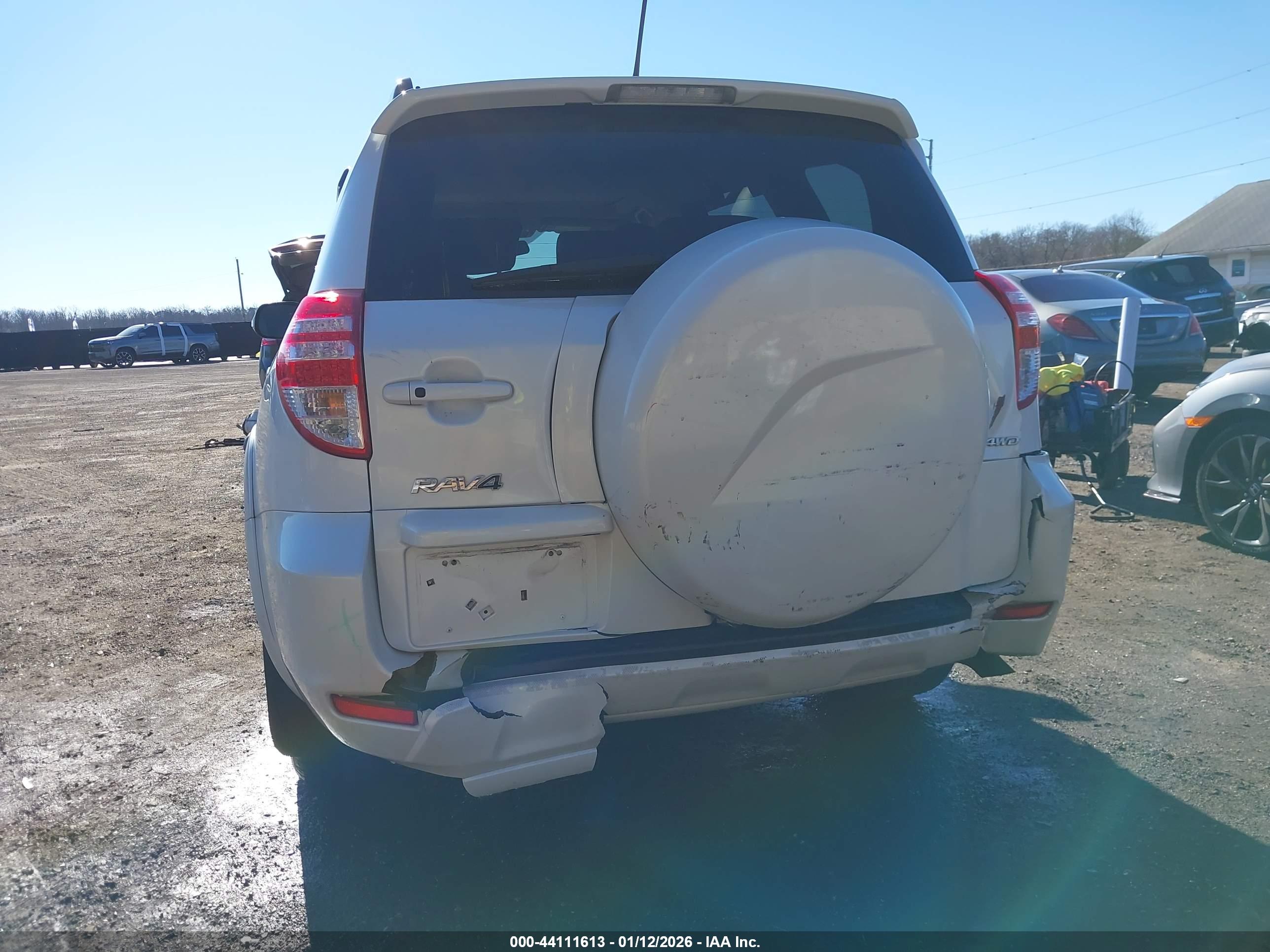 TOYOTA RAV4 image 6