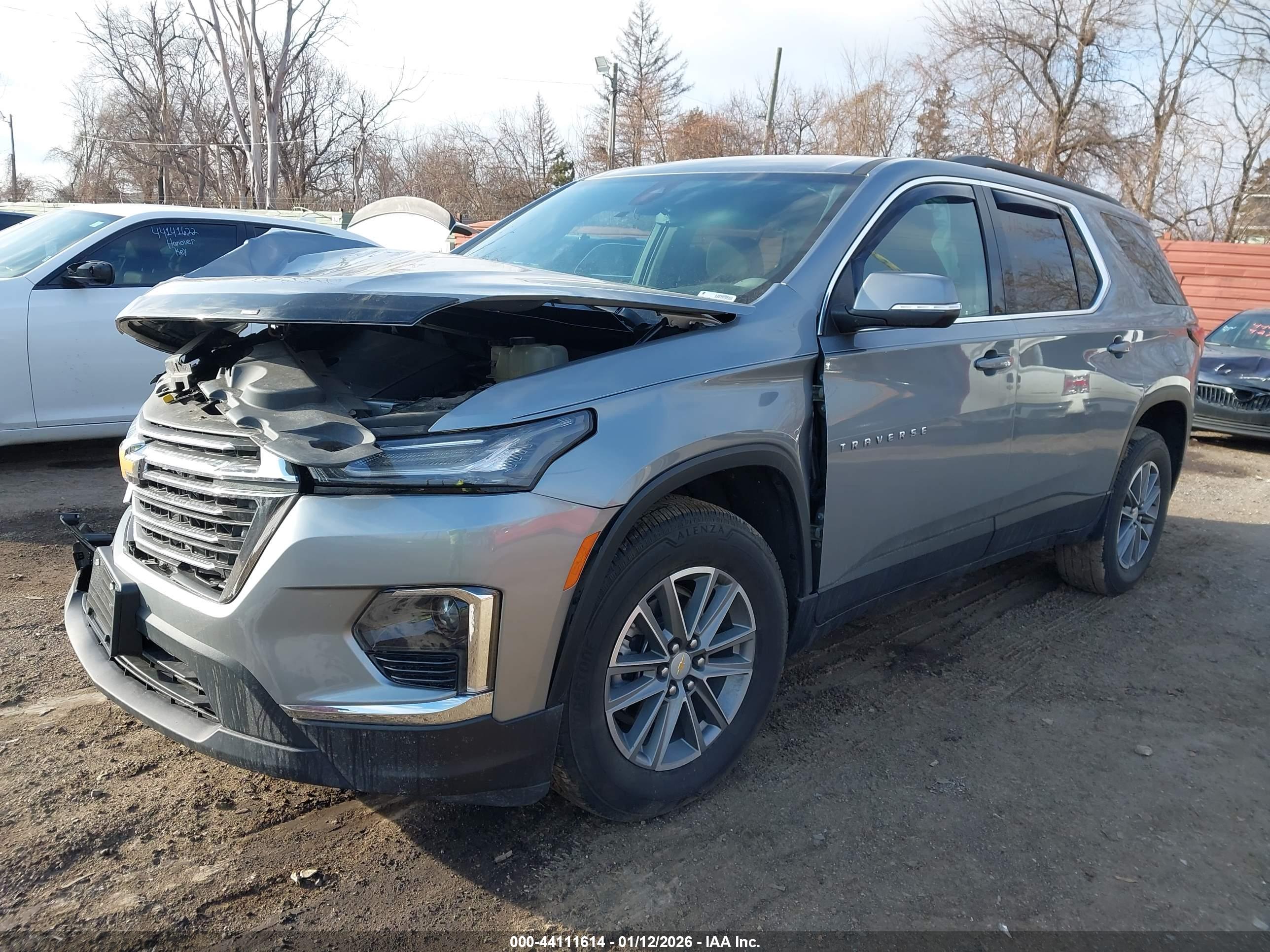 CHEVROLET TRAVERSE image 2